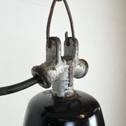 Lampe d'usine industrielle en émail noir avec dessus en fonte, années 1950