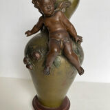 Vase en bronze A Moreau