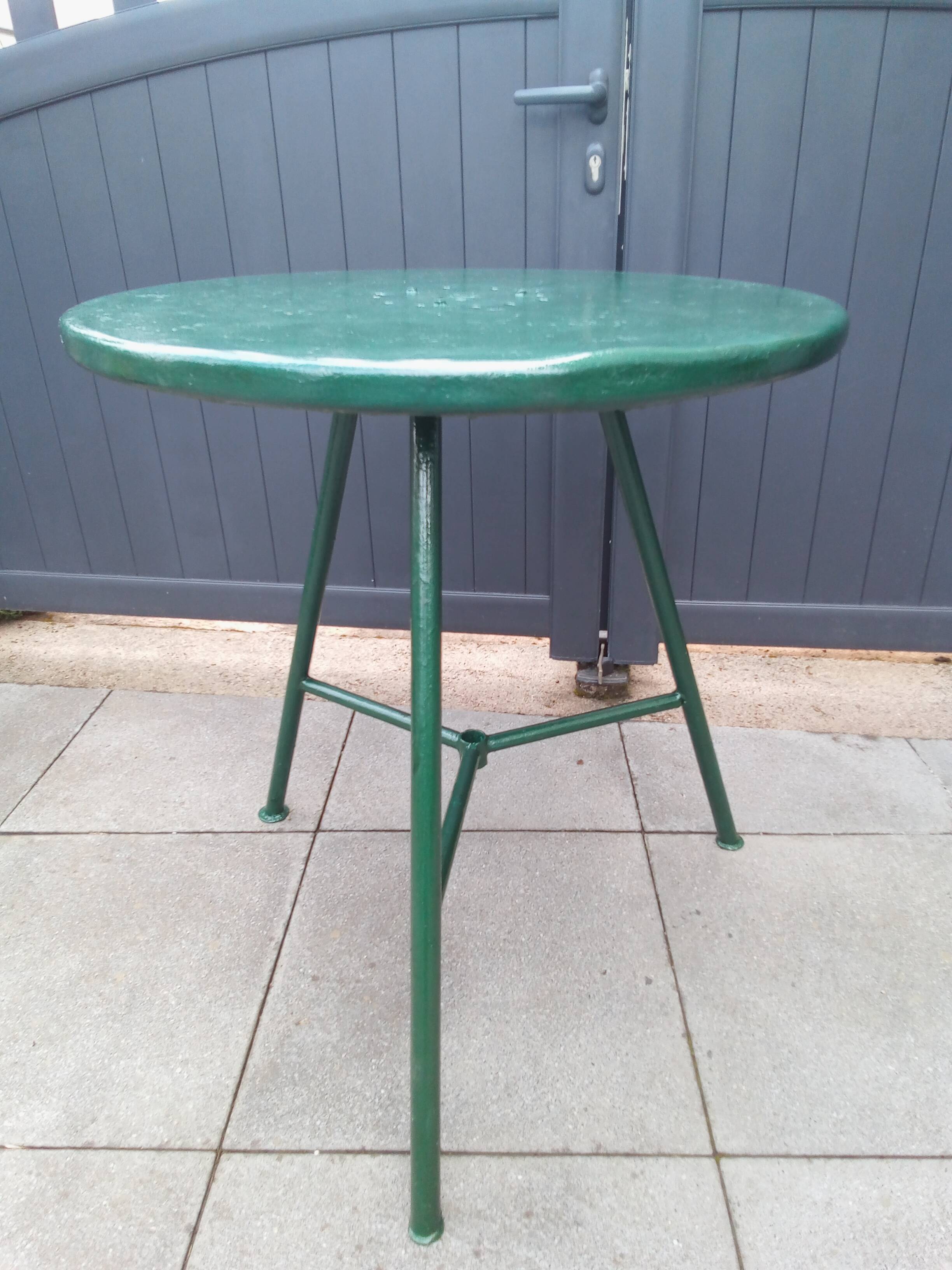 Très rare table de bistrot 1950 fer entièrement rénovée