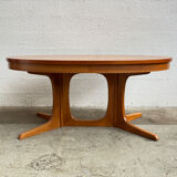 Baumann oval table