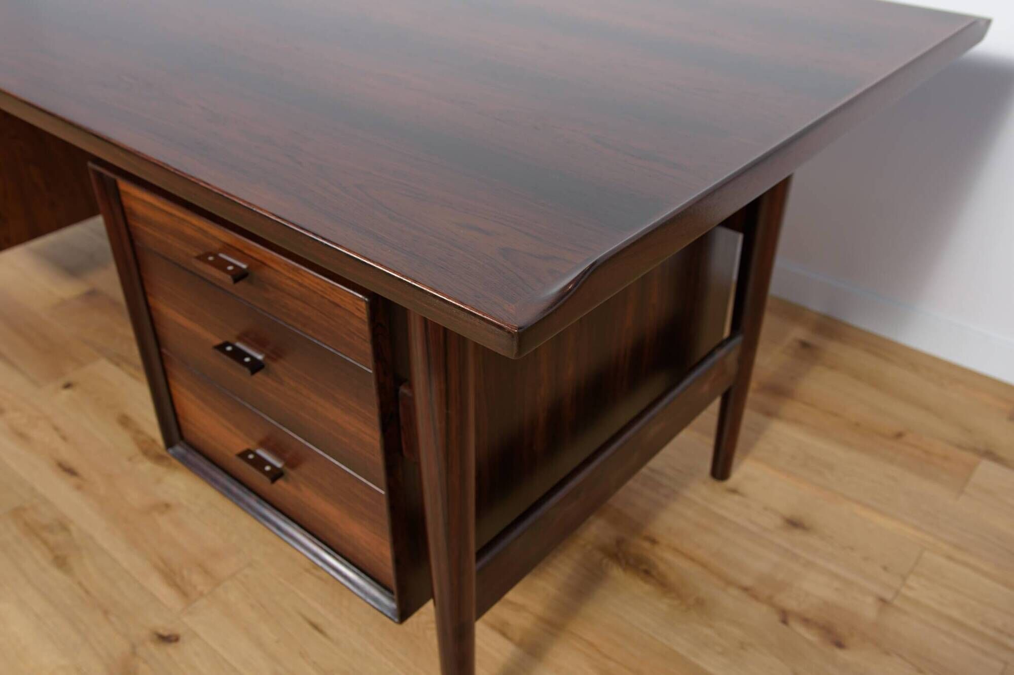 Mid-Century Rosewood Freestanding Desk Model 207 by Arne Vodder for Sibast,