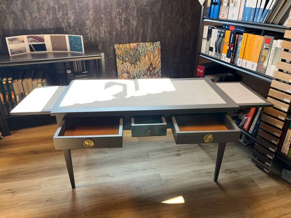 Bureau - table - meuble d’entrée