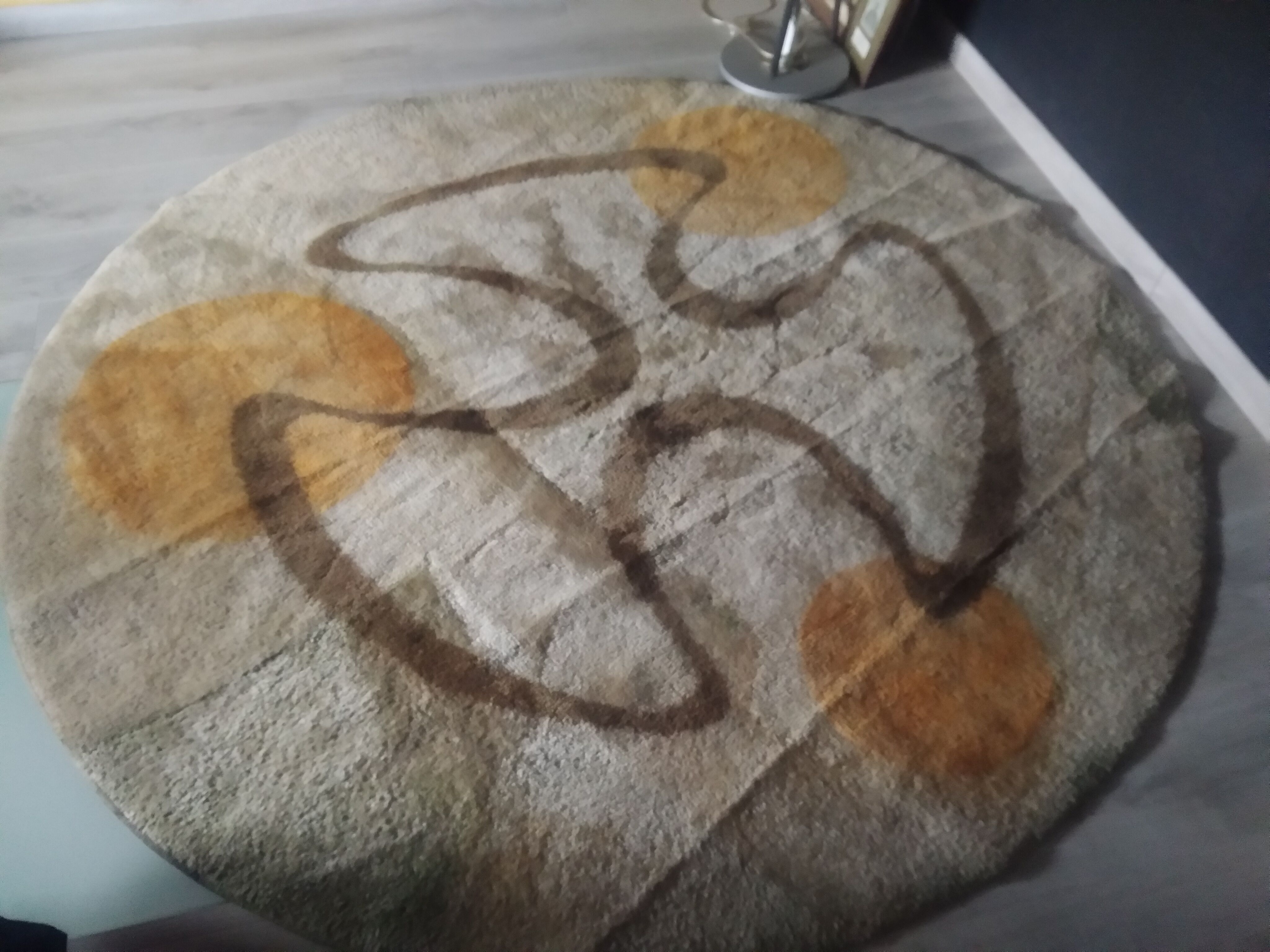 Vintage wool round carpet