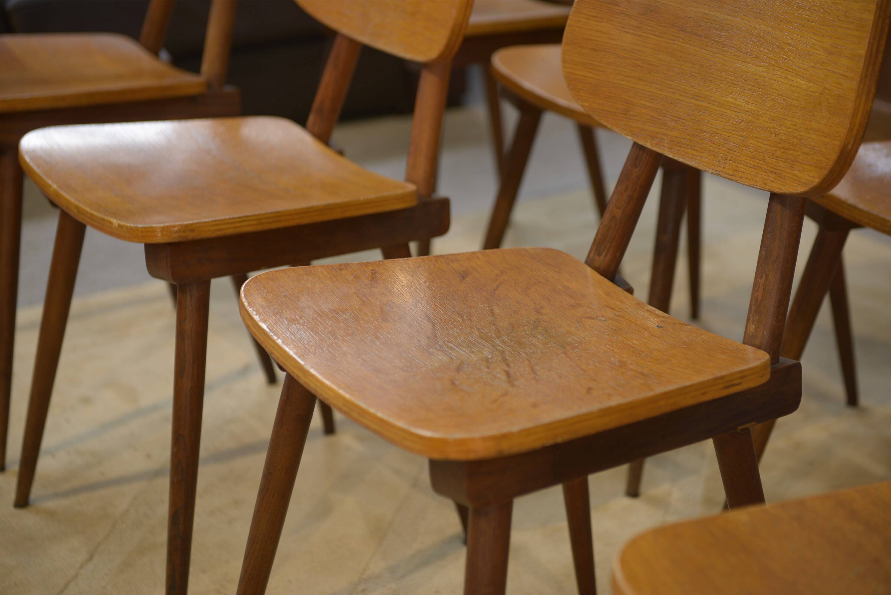 Set of 10 oak chairs from the 1960s.