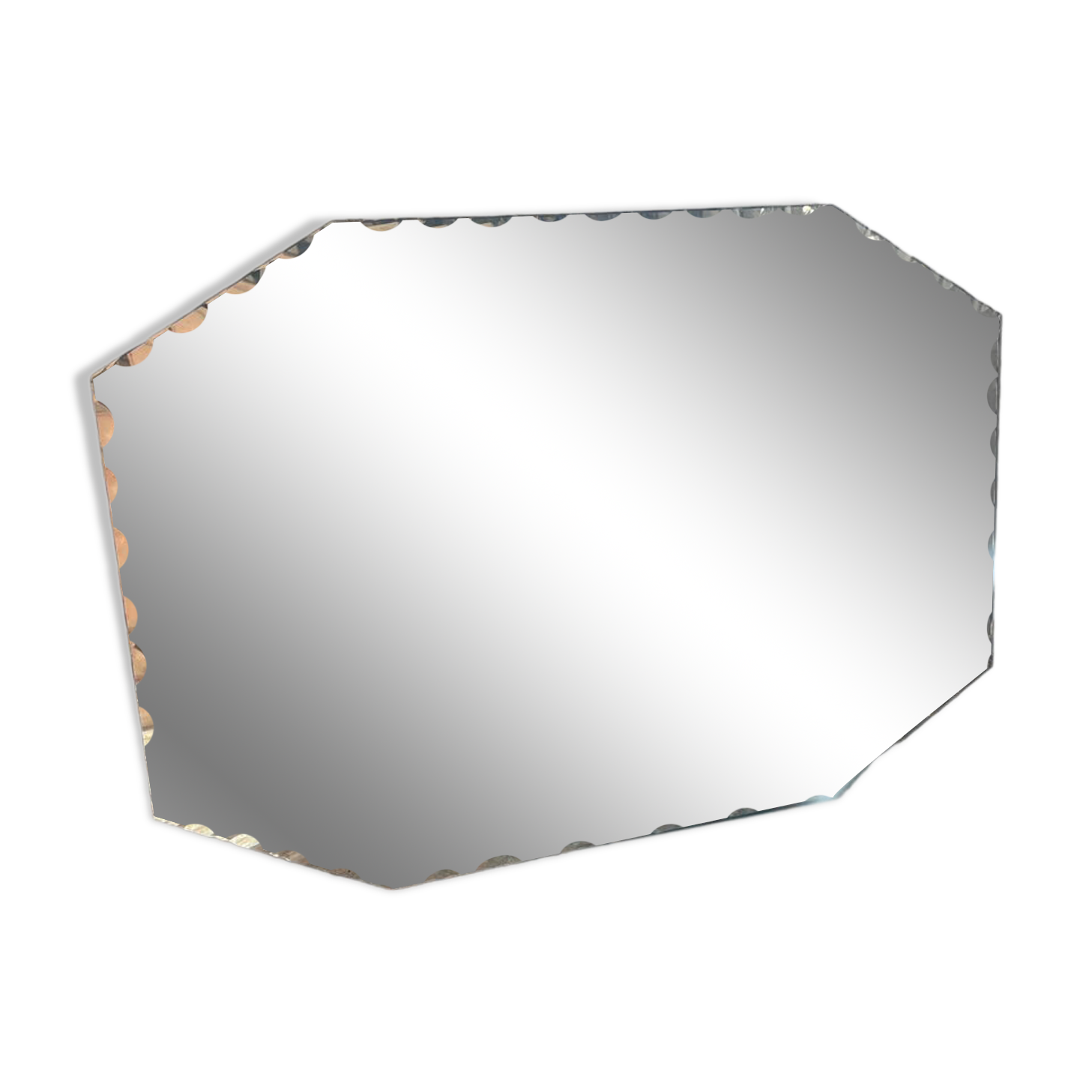 Pyramid mirror