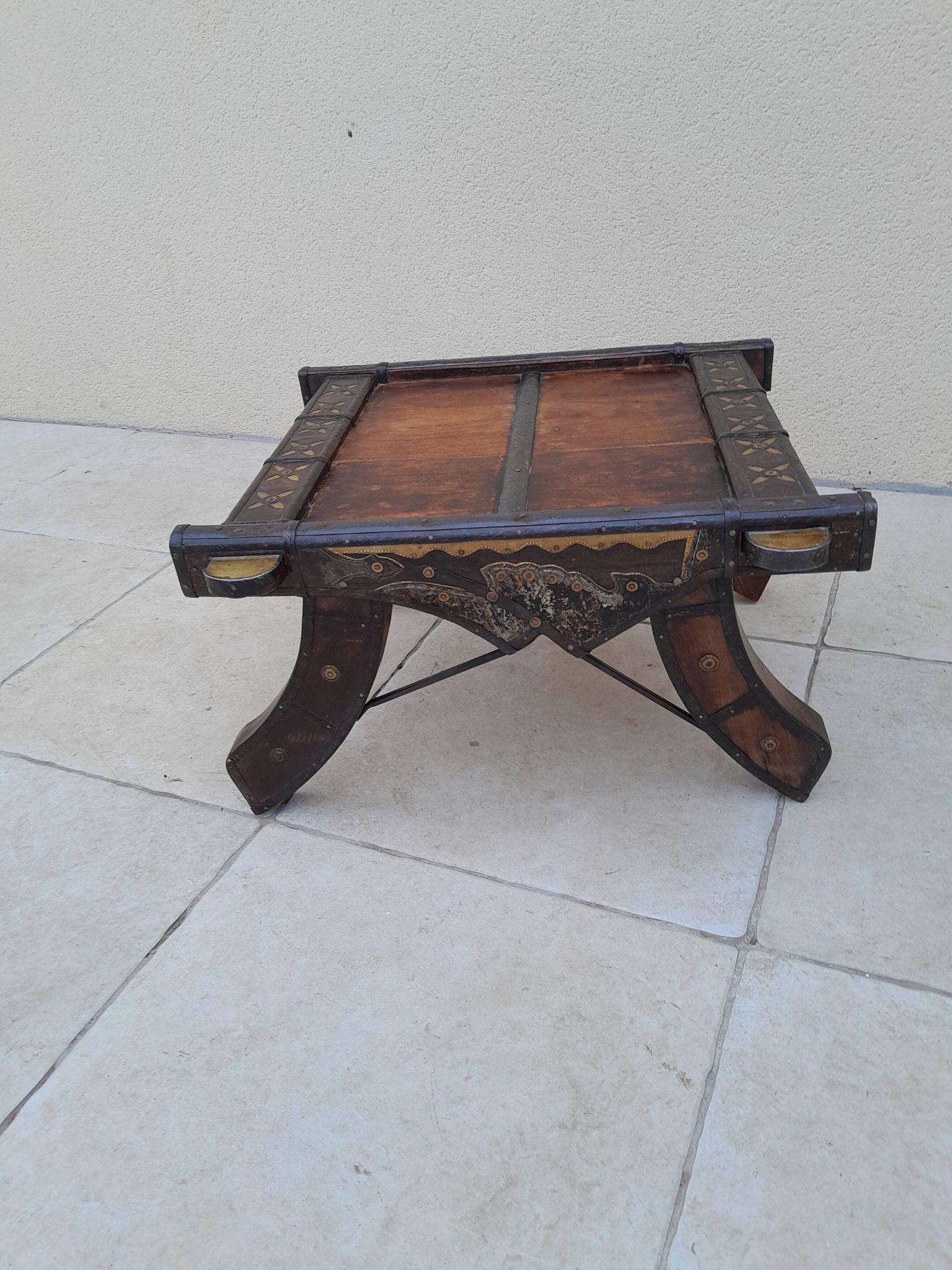 Table basse ancienne tibetaine bois cuivre