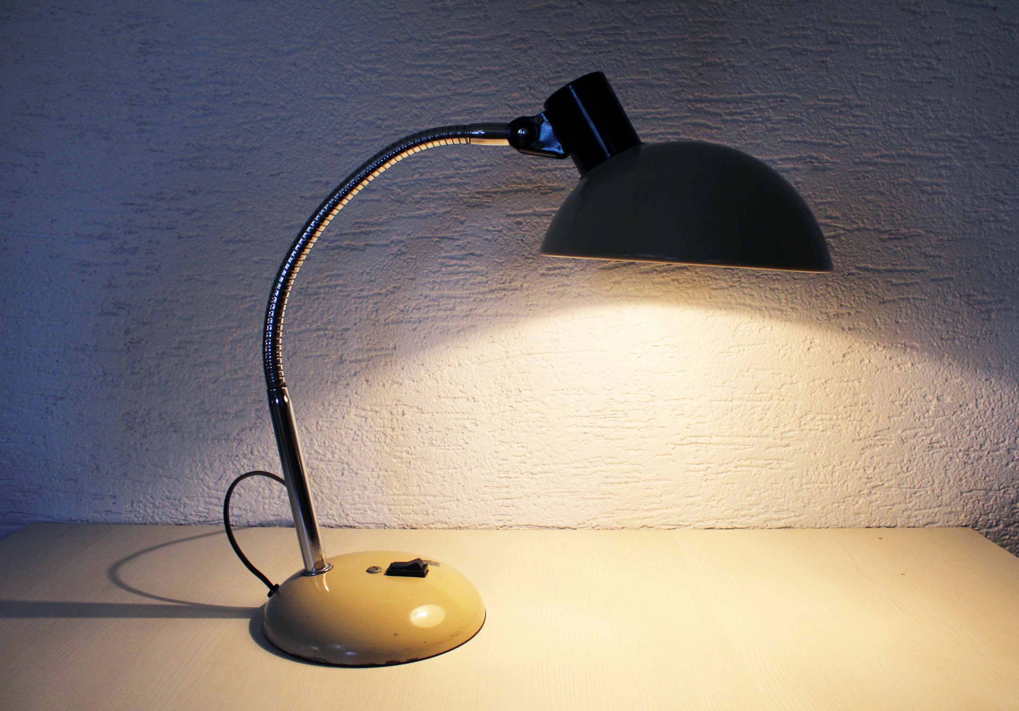 Workshop or office lamp of the Sarlam brand