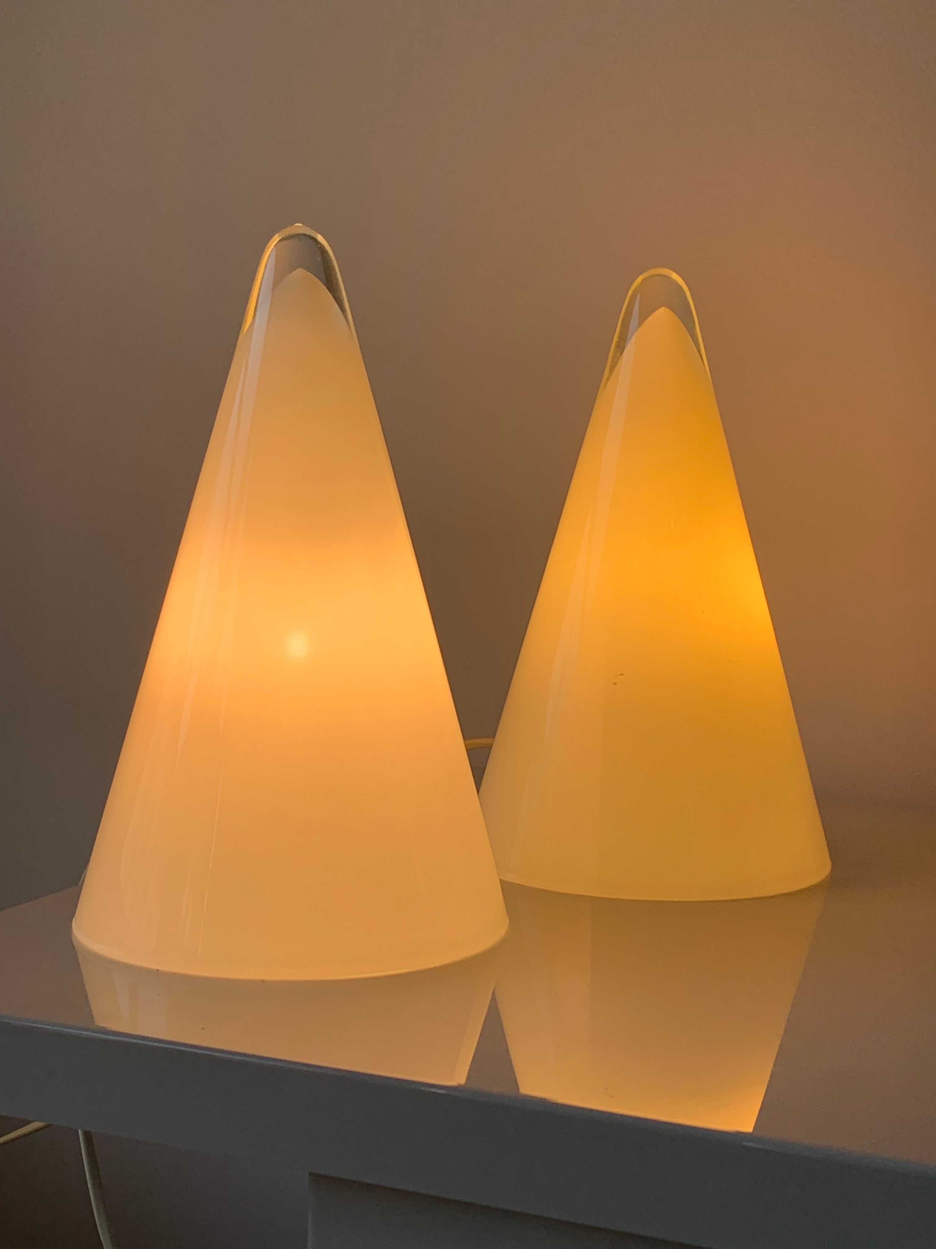 Sce & Habitat - Pair of lamps "Teepee" White vintage glass 1980s memphis