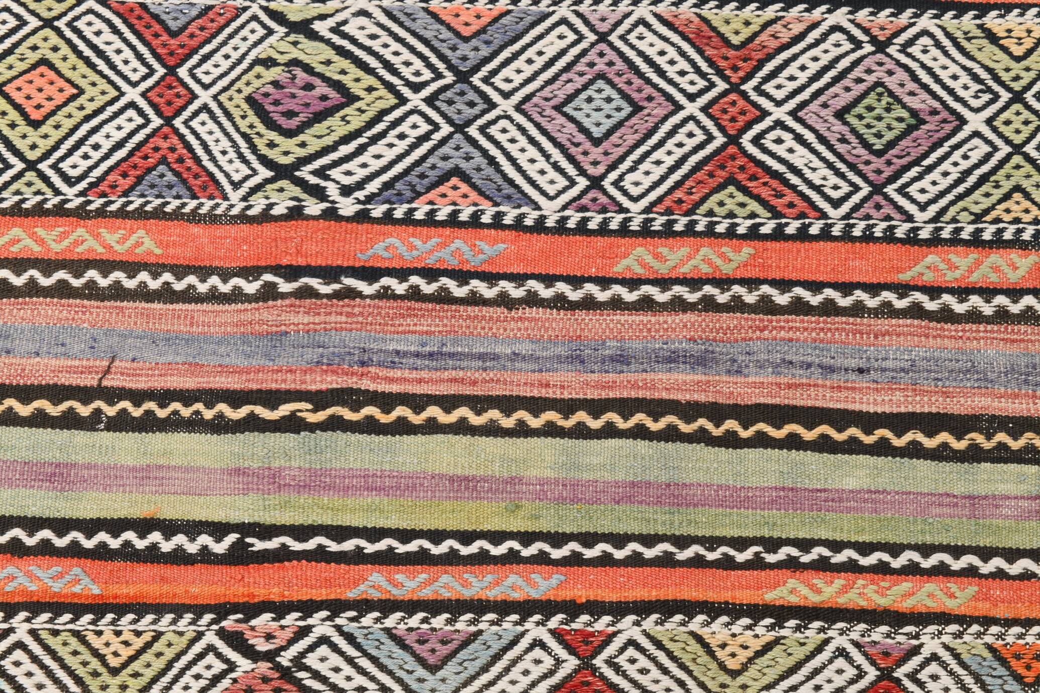 Traditional Oriental Carpet, Turkish Kilim Rug, 174x236 Cm