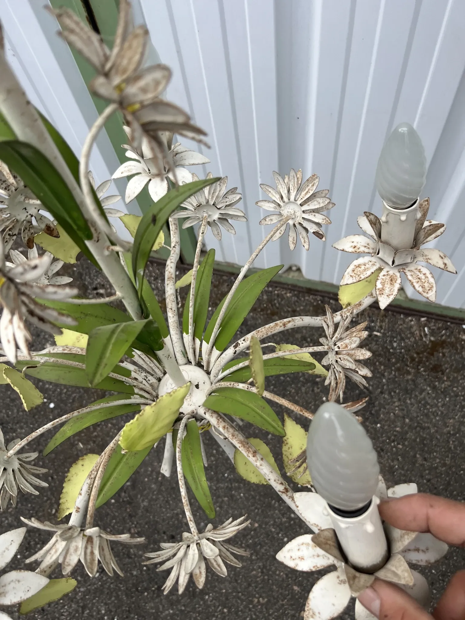 Large antique painted tin chandelier - Floral decoration with daisies and foliage.