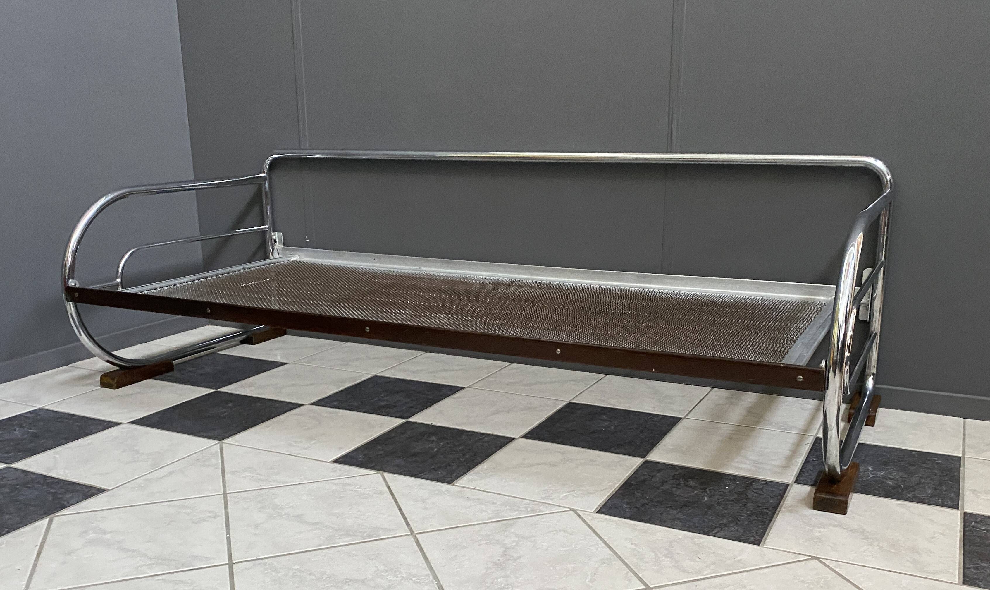 Méridienne / canapé Bauhaus chromé et noir par Hynek Gottwald