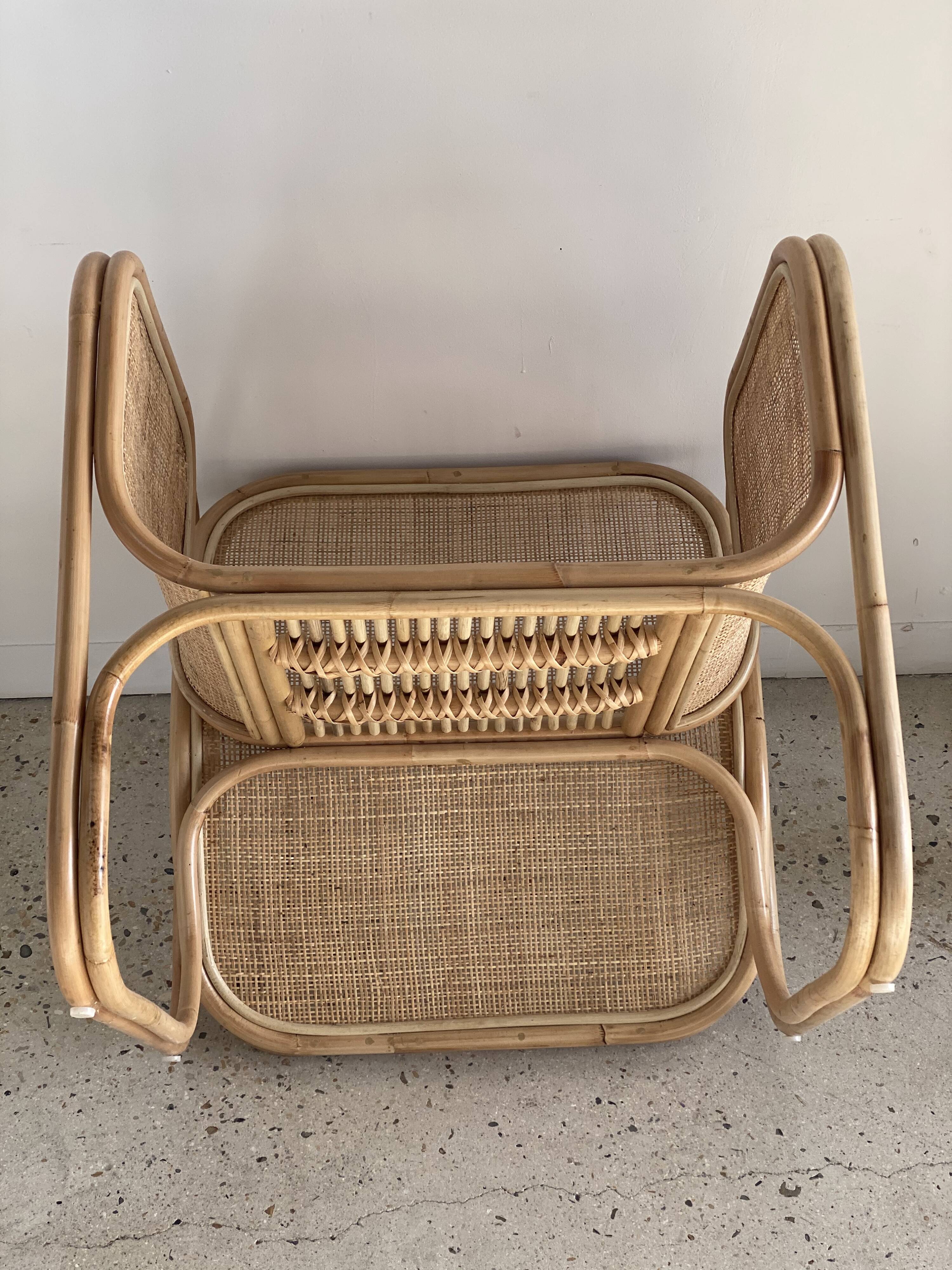 Amsterdam rattan armchair with U-shaped armrest, squared canework