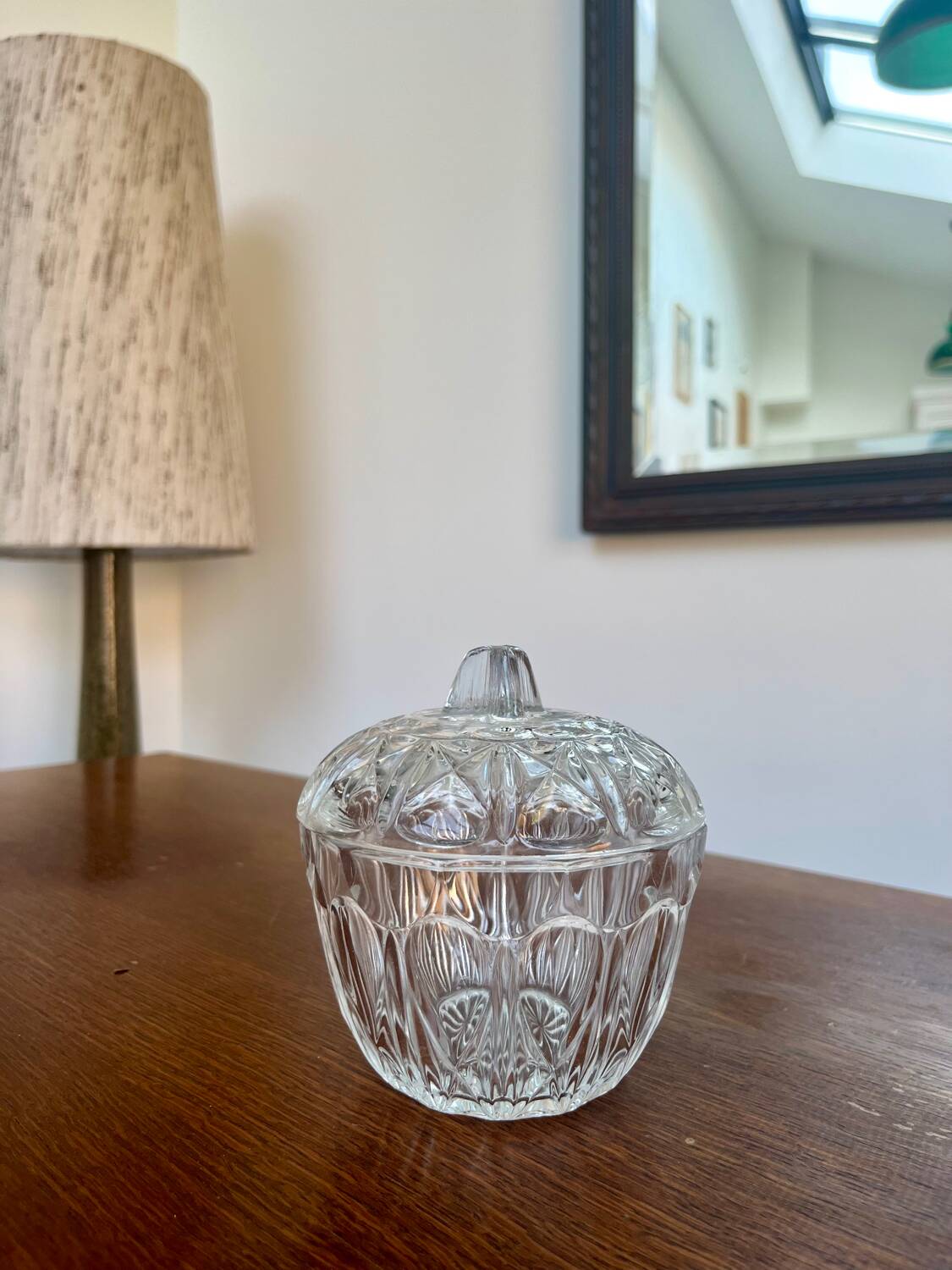 Bonbonnière vintage en verre pressé