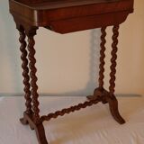 Pedestal table in wood and havana coloured leather tray