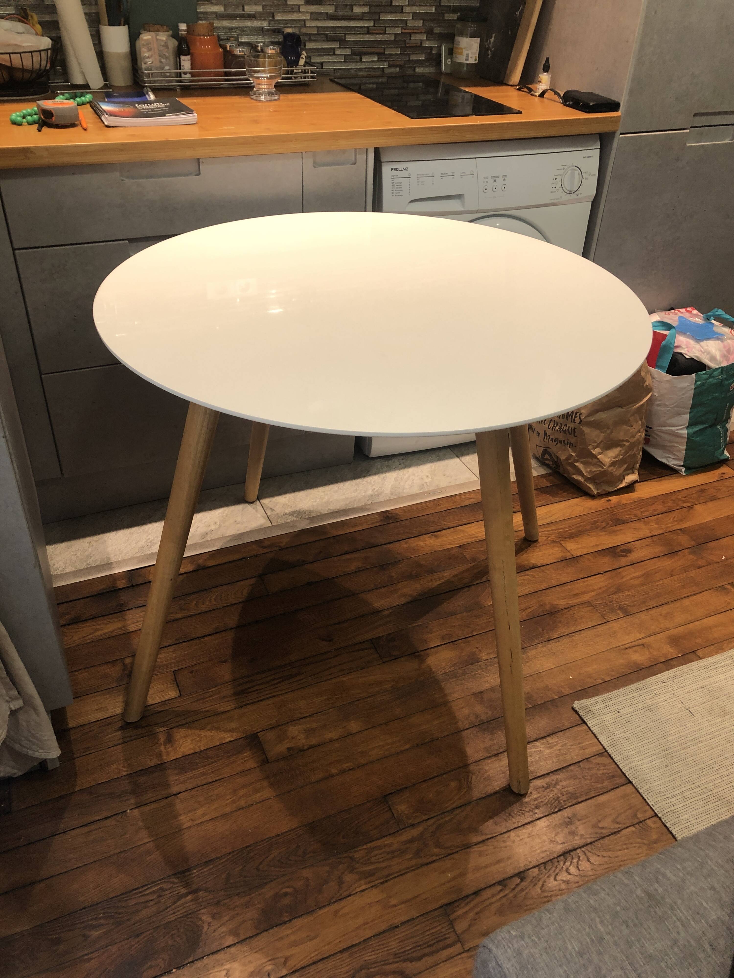 Scandinavian table style