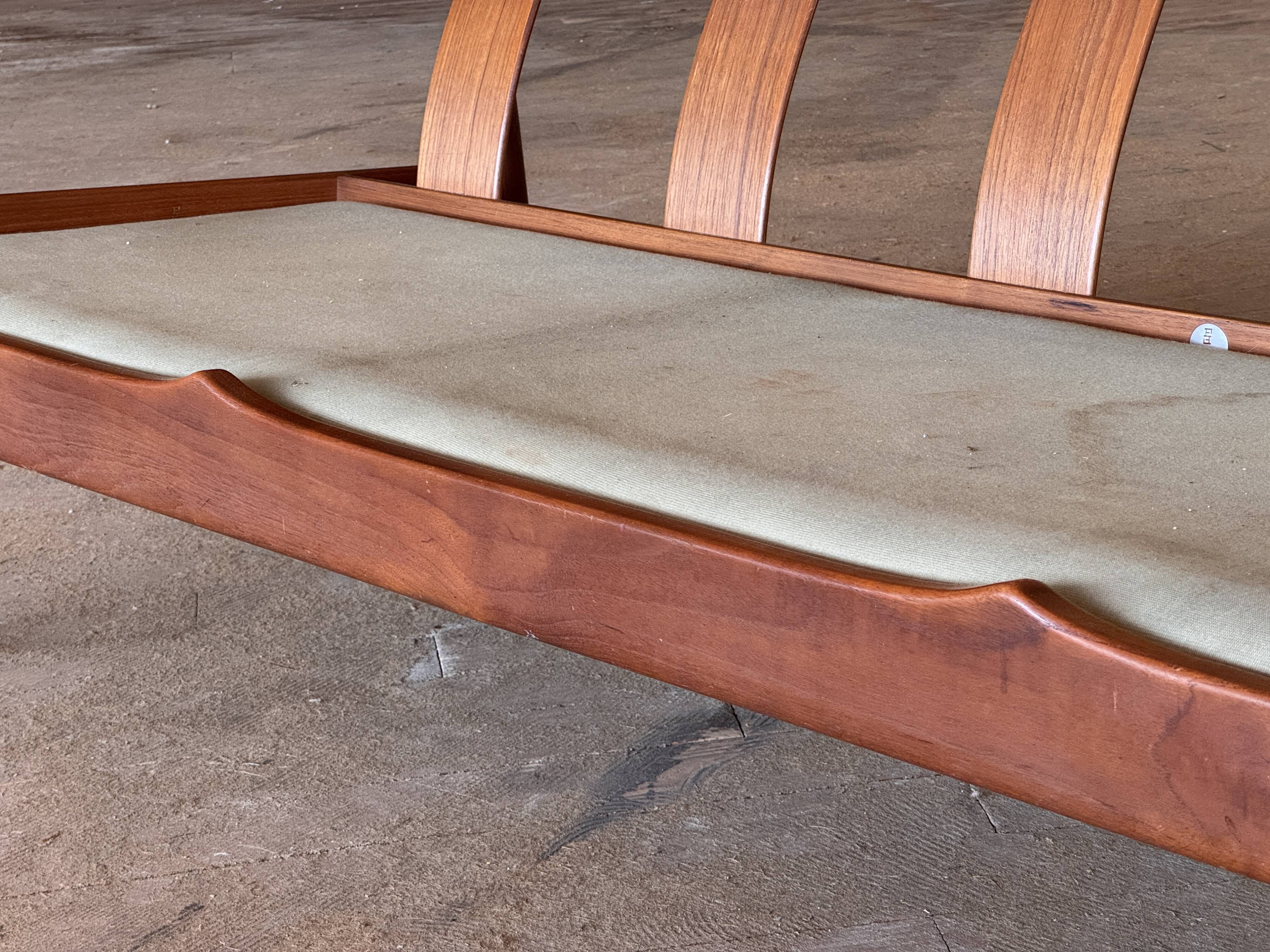 Canapé scandinave par Grete Jalk pour France & Son circa 1960