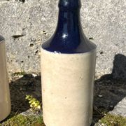 Bouteilles de boisson pétillante au pamplemousse en grès français