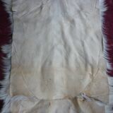 Skin of goat tannee white and beige 137x69cms