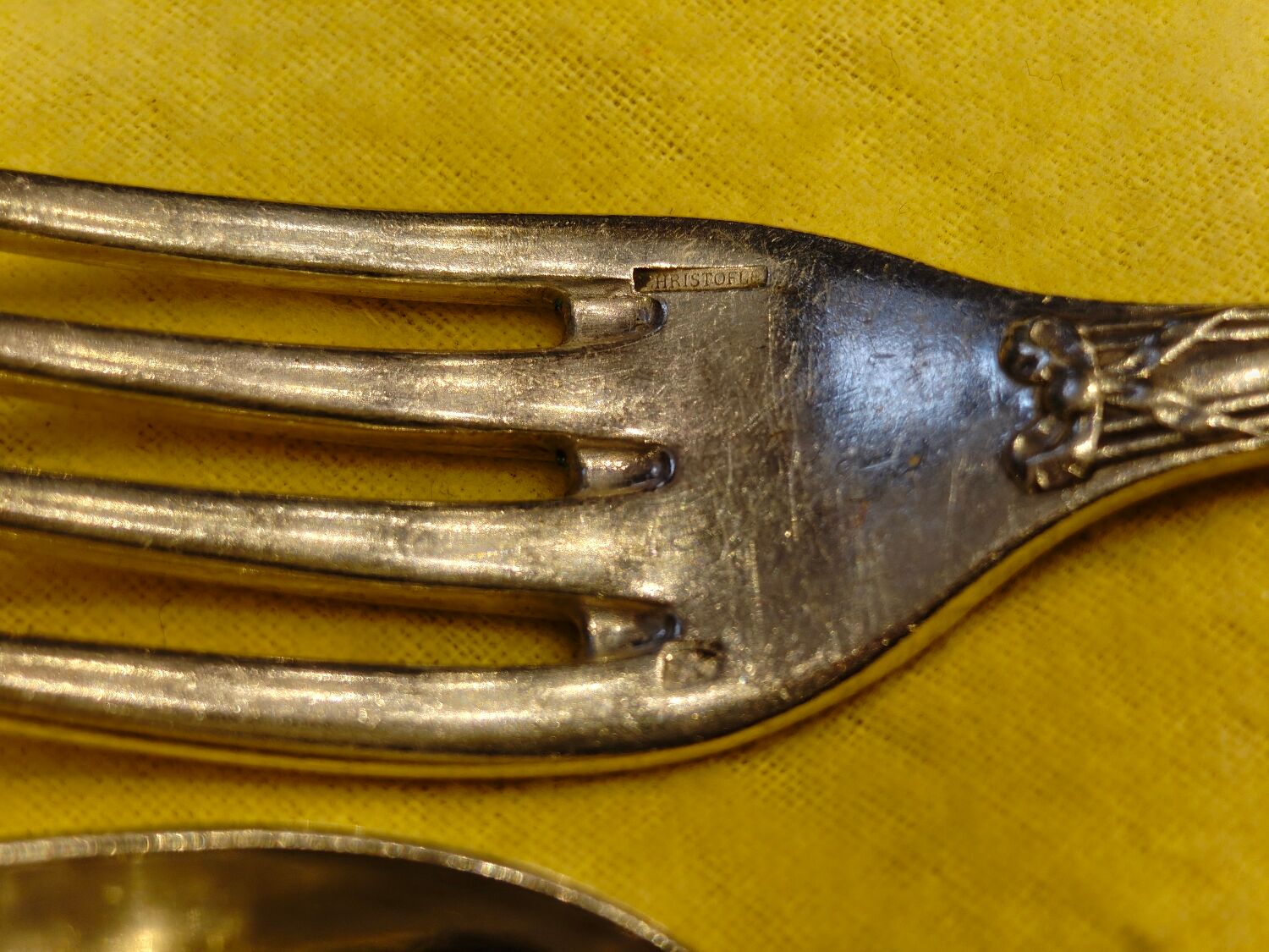 Christofle cutlery set, crossed ribbons model.