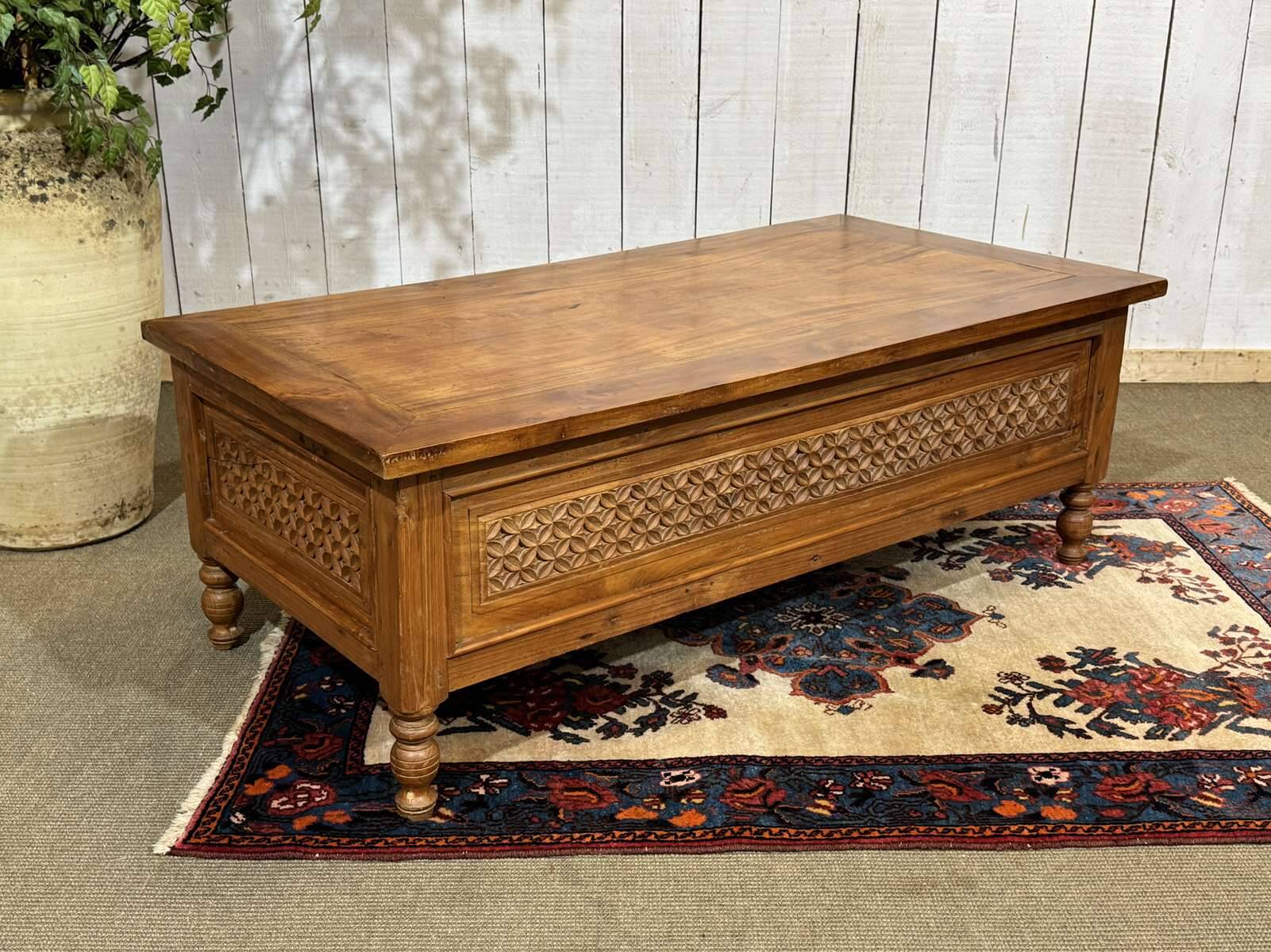 Teak coffee table, Indian craftsmanship from the 1970s.