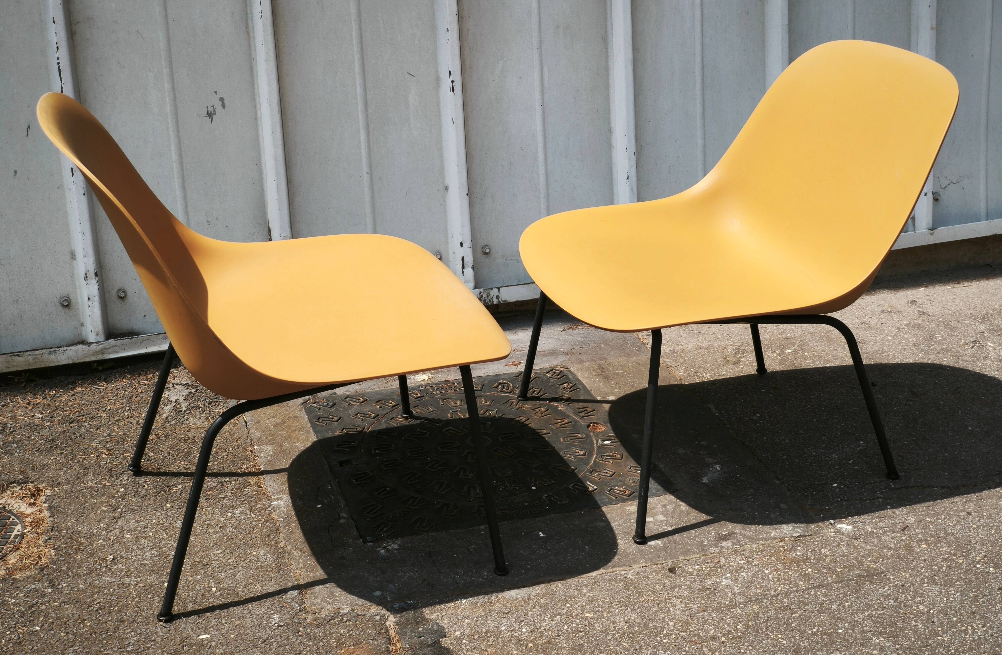 Pair of Fiber Lounge armchairs, Muuto
