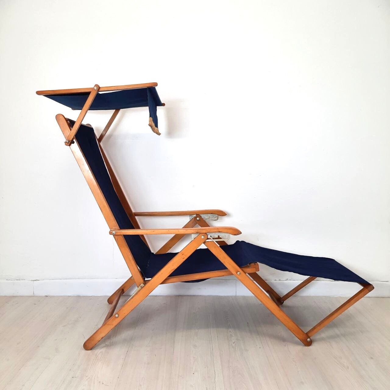 Vintage rehabilitable beach bed, Fratelli Reguitti production