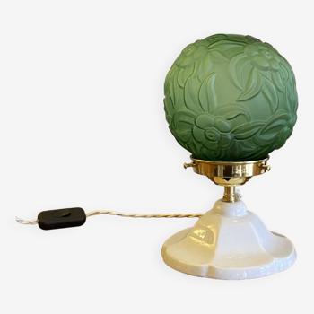 Lampe de table pied en porcelaine et abat jour globe en verre art nouveau vert vintage LAMP-7157