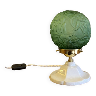 Lampe de table pied en porcelaine et abat jour globe en verre art nouveau vert vintage LAMP-7157