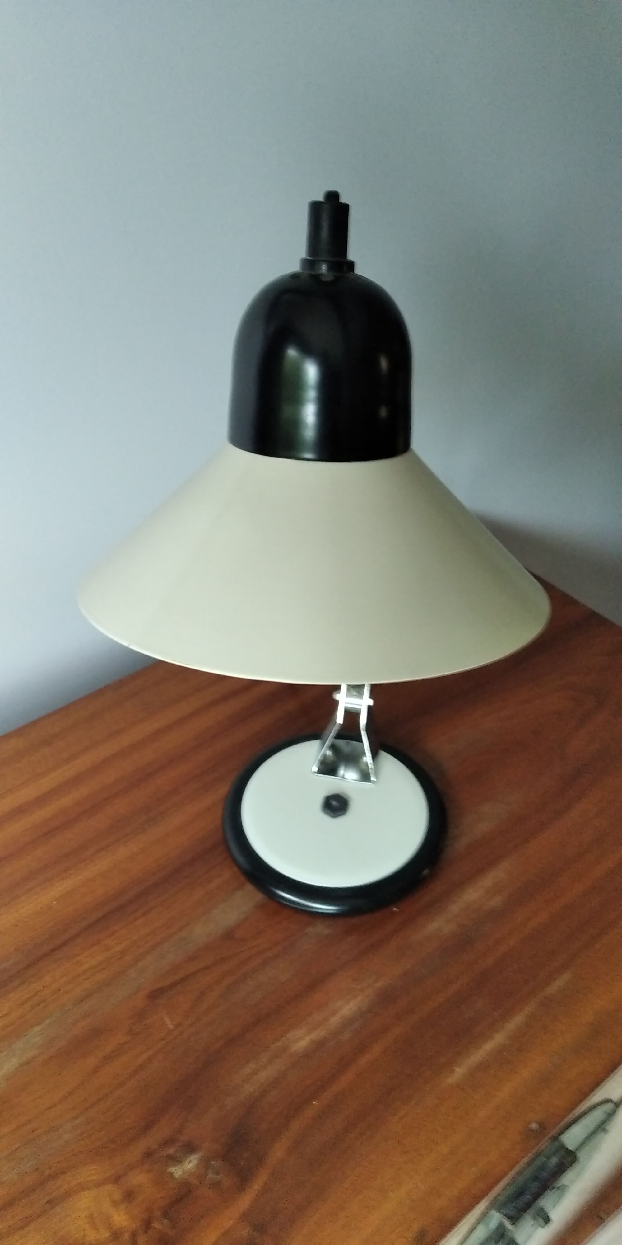 Desk/bedside lamp