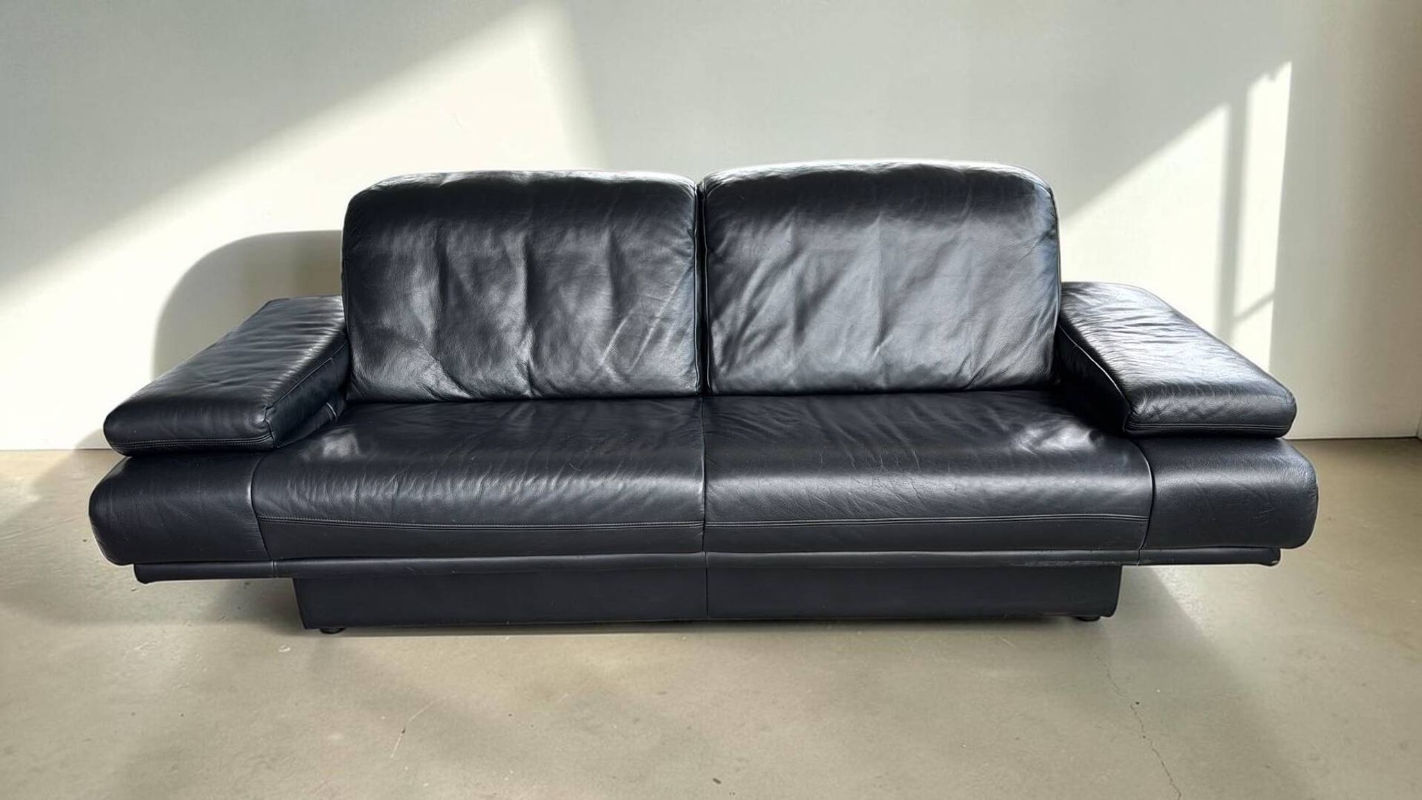 Vintage black leather 3-seater sofa Rolf Benz 6500