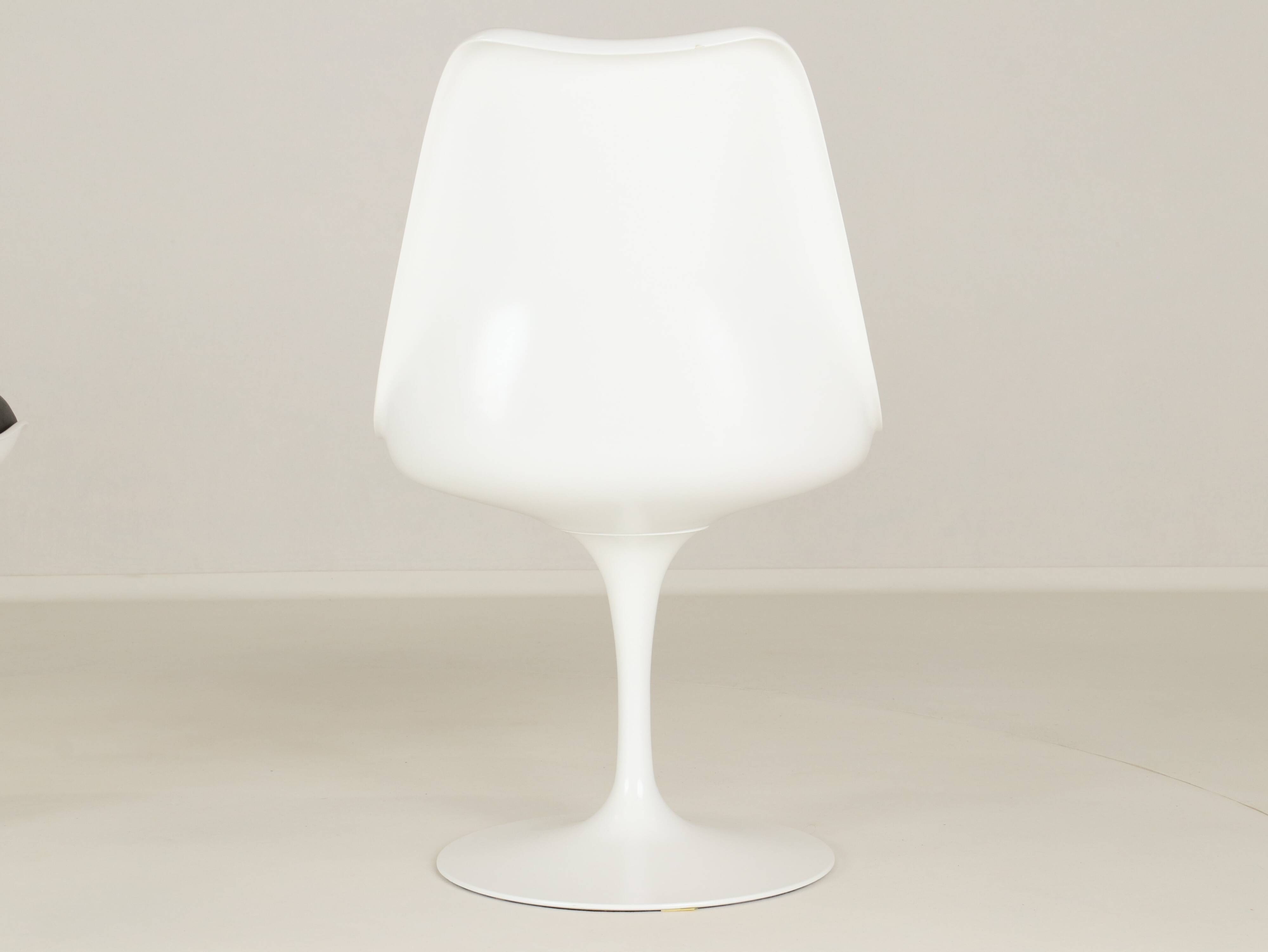 Tulip chair by Eero Saarinen for Knoll International U.S. 1960