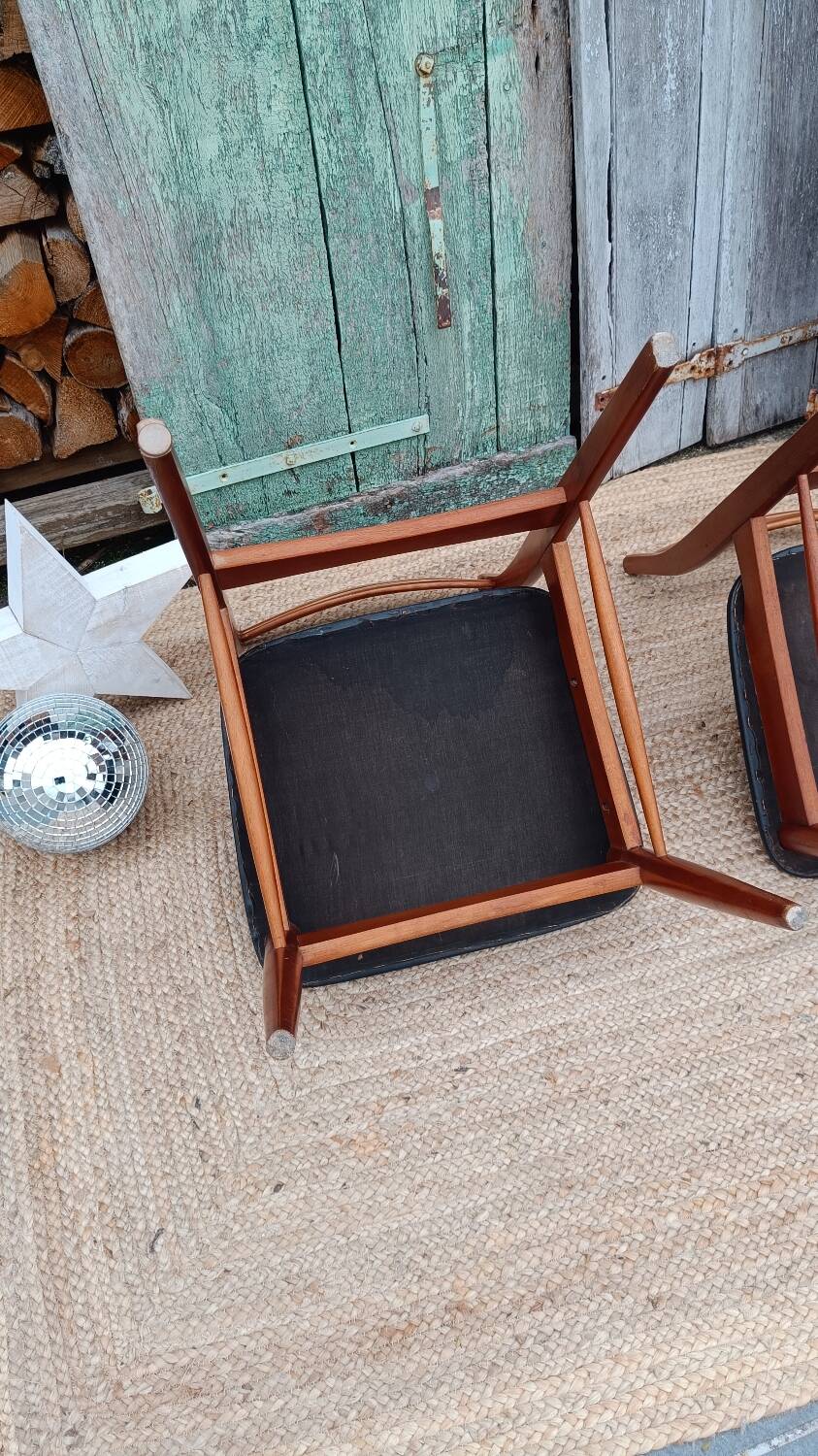 Scandinavian chairs, compass foot, skai