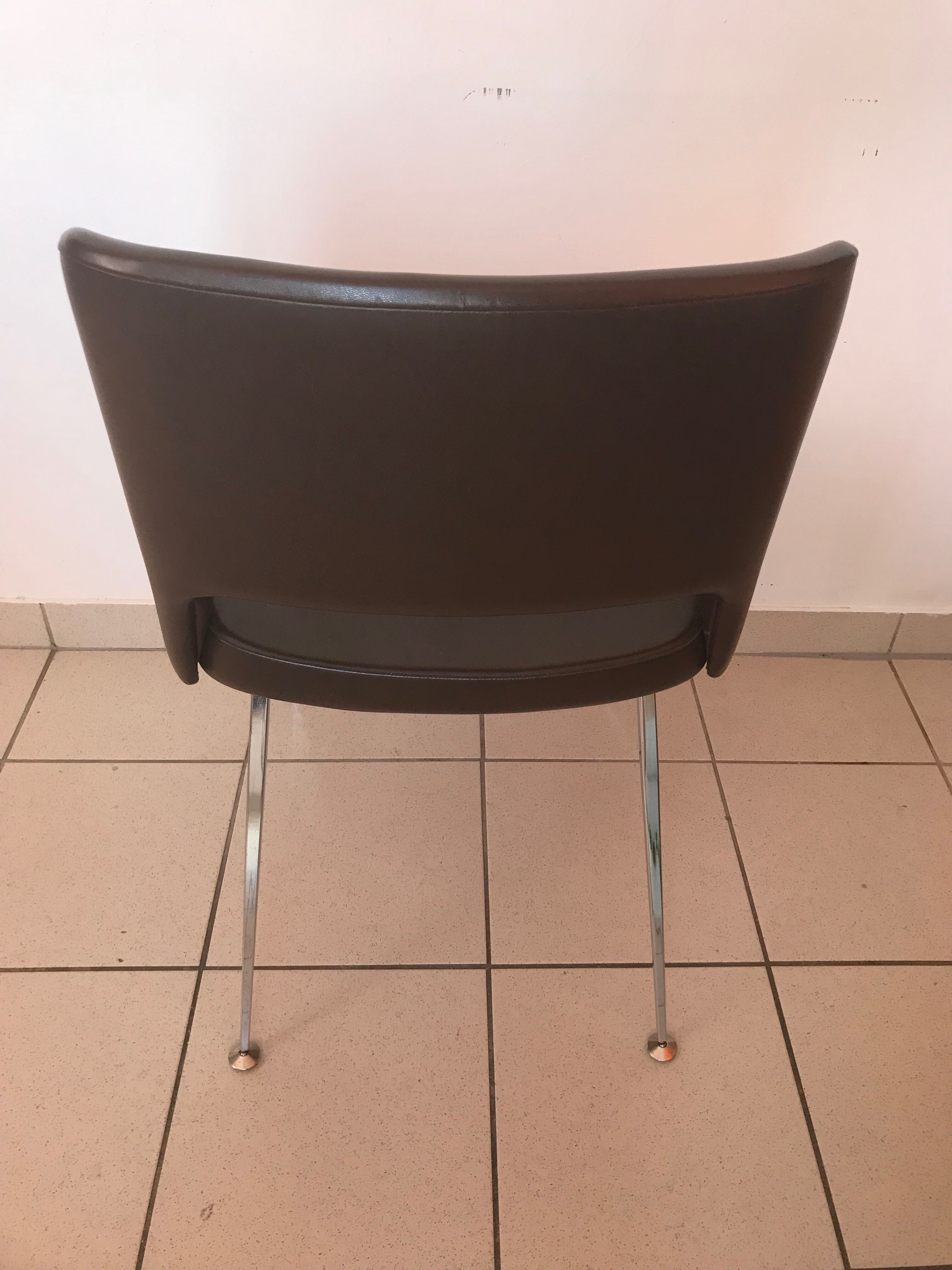 4 VINTAGE chairs in arflex-style brown skai