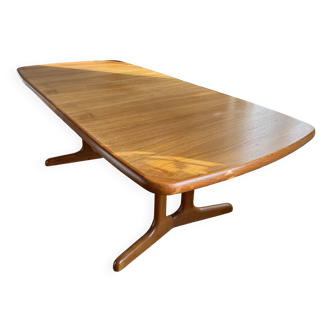 Vintage teak rectangle extendable dining table by AM Mobler Denmark