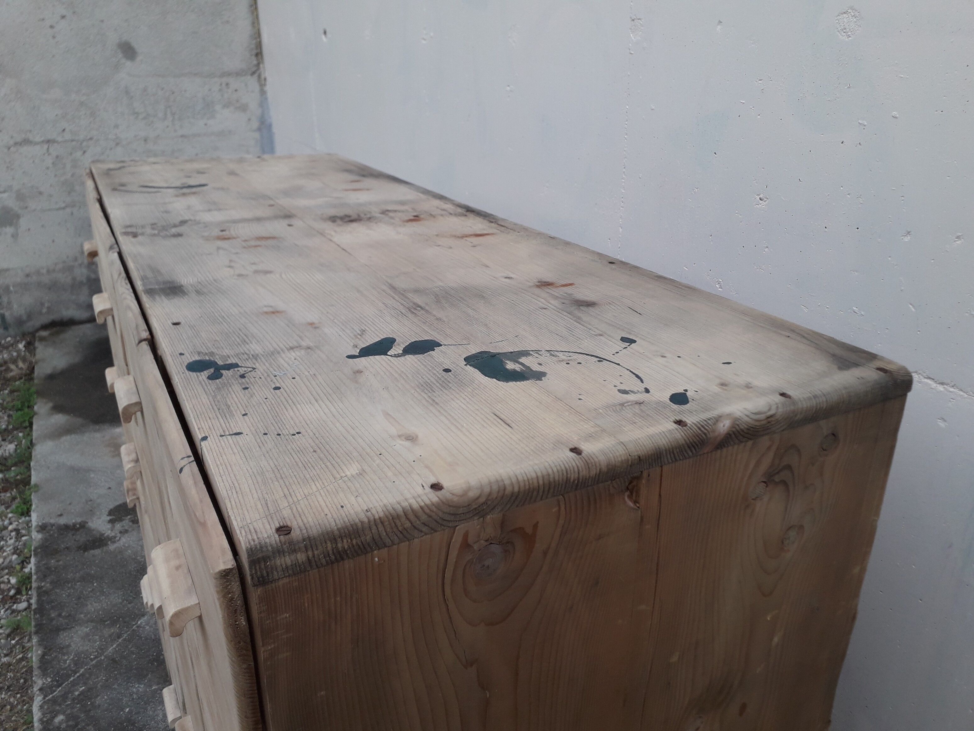 Trade cabinet with drawers