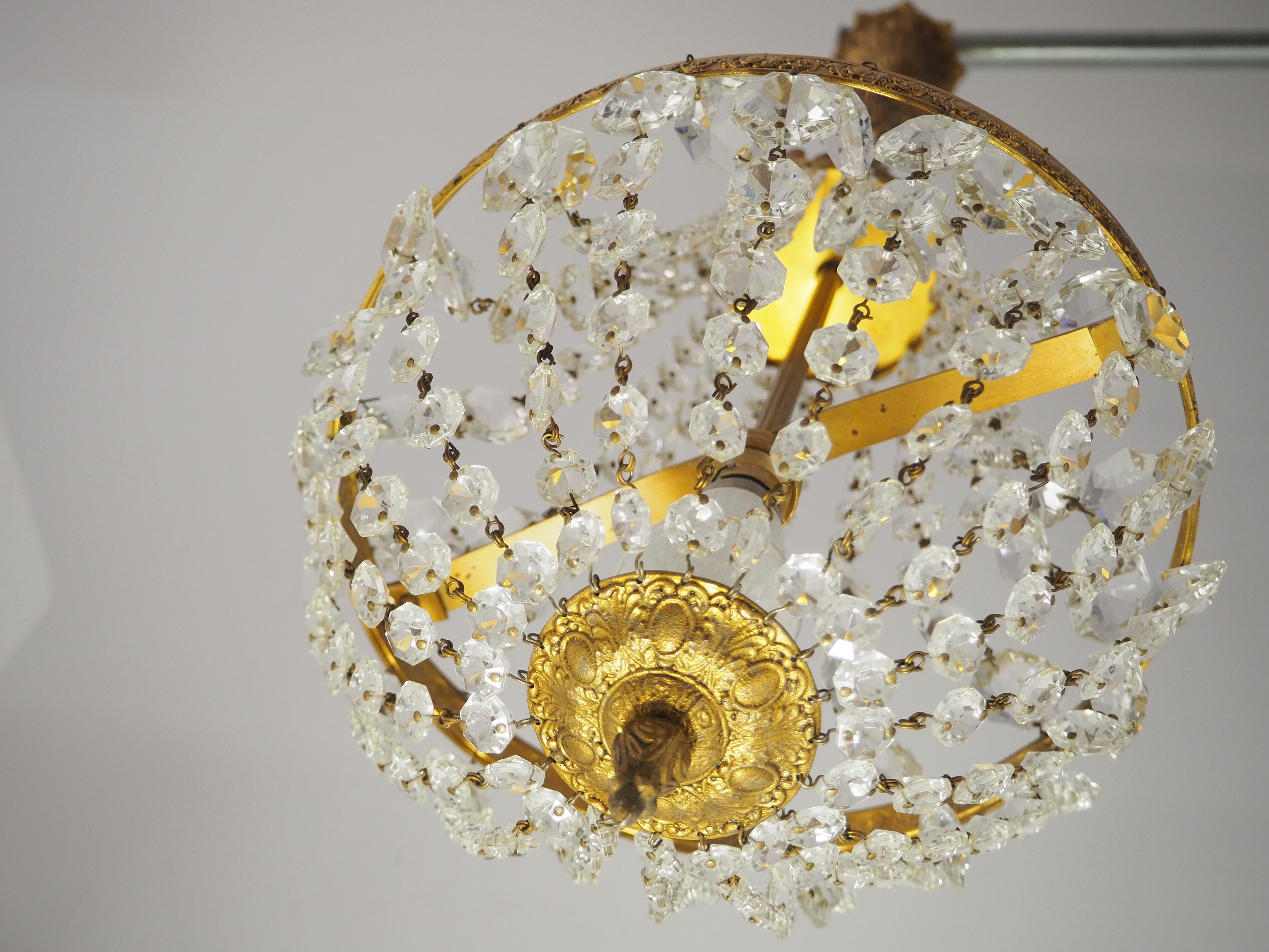 Balloon chandelier with glasses and bronze pampilles