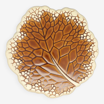 Leaf shape ceramic trivet