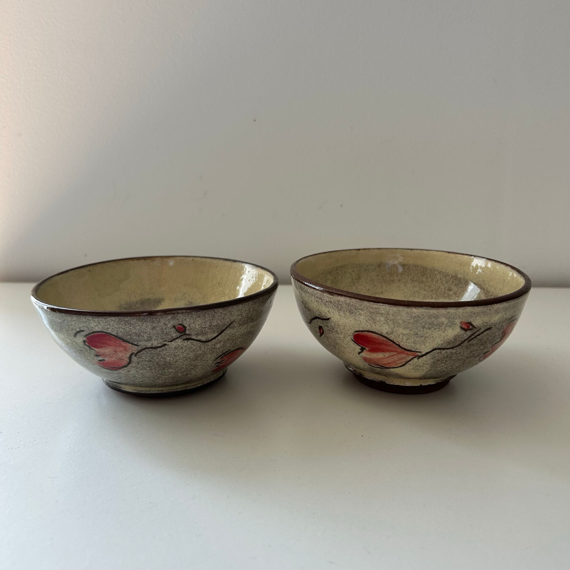 Pair of signed Japanese bowls