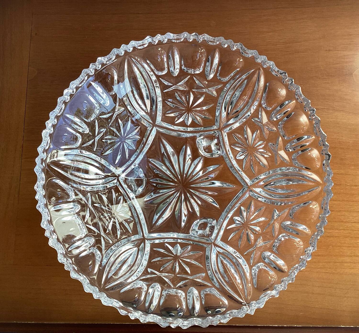 Thick glass tripod cup - vintage