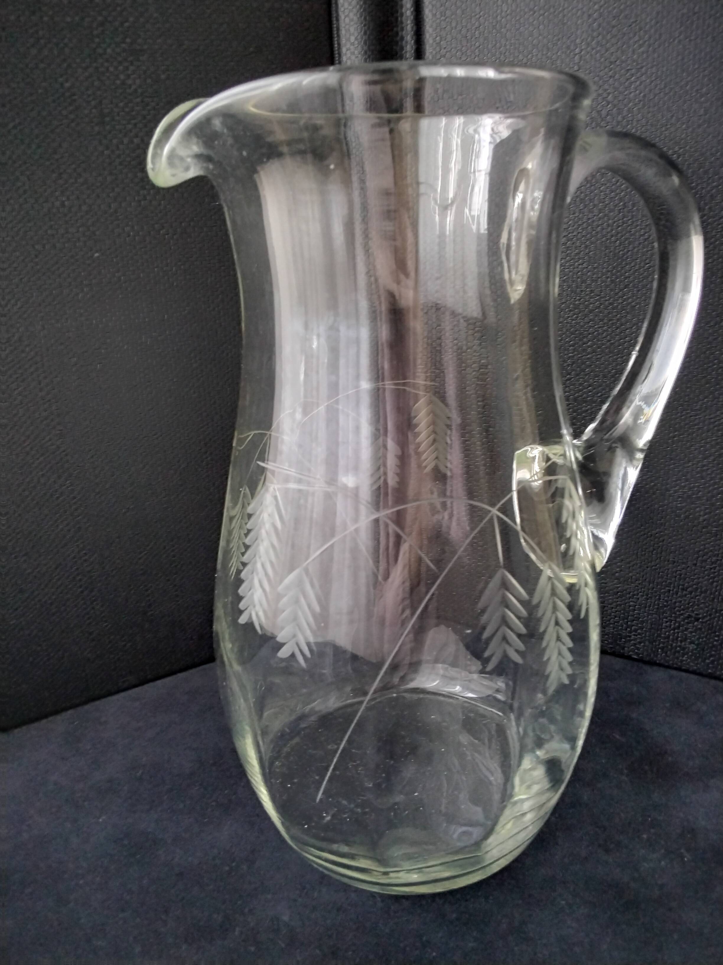 Jug, water carafe in blown glass, engraved decoration 1.8 L