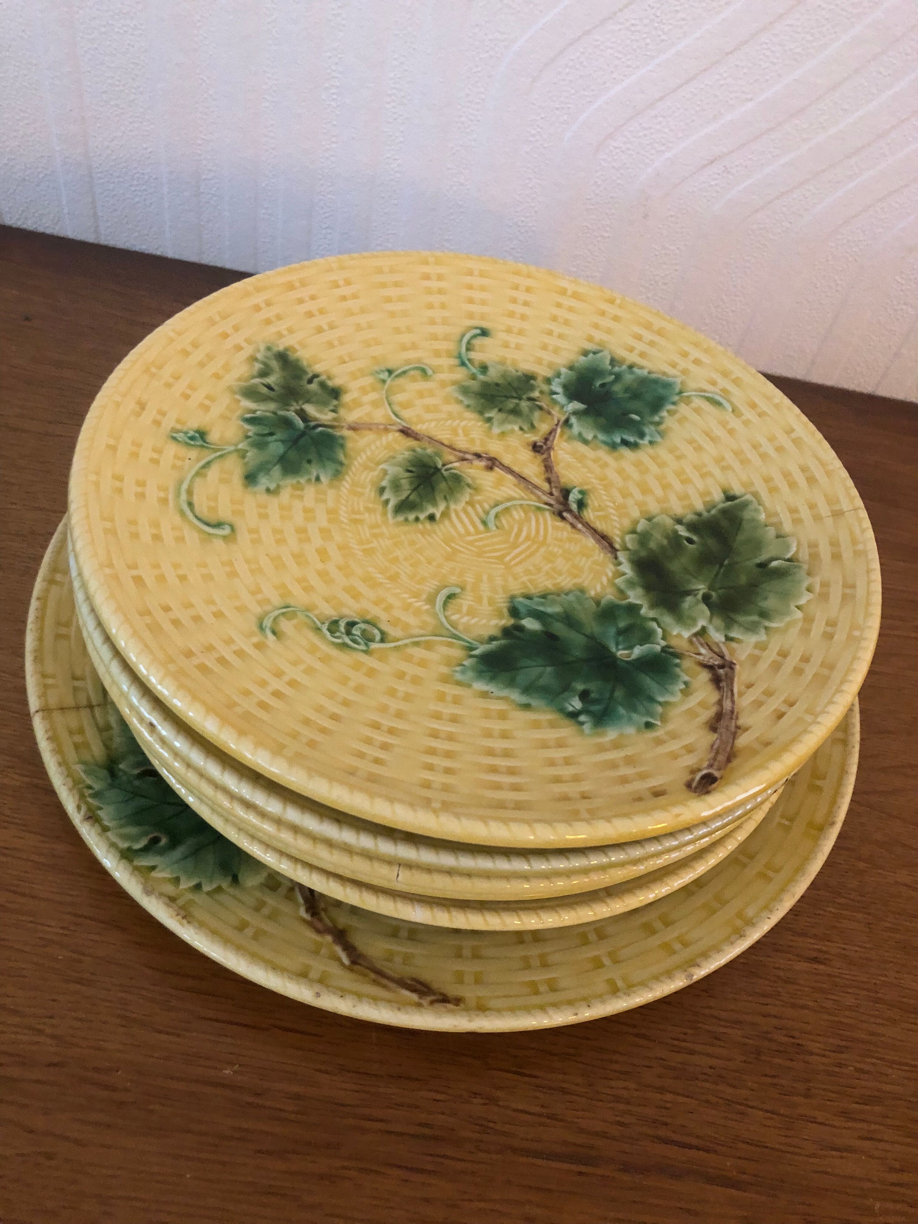 5 assiettes en barbotine majolica sarreguemines france