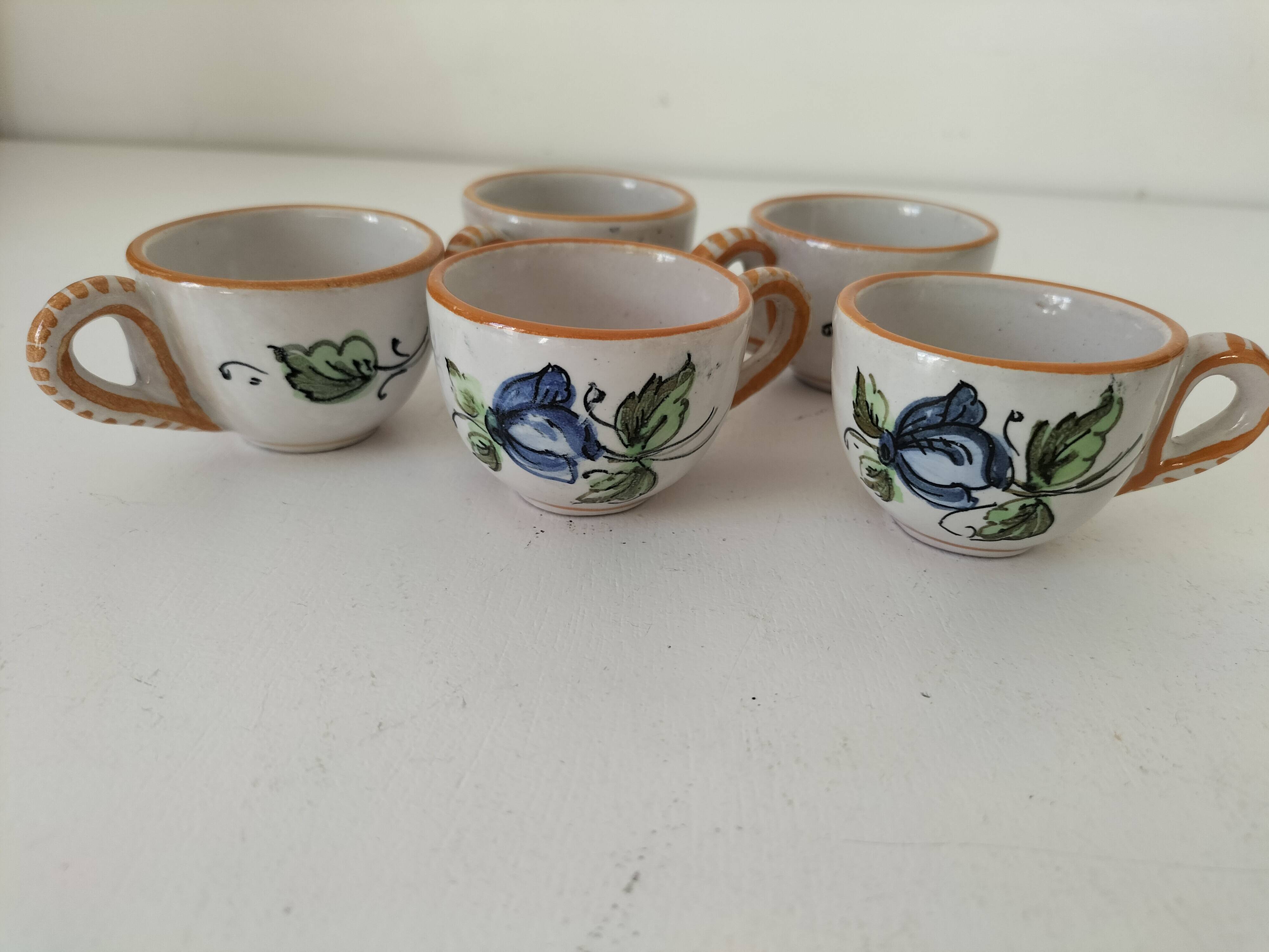 Ensemble 5 mini tasses italiennes en faïence peinte – années 60/70