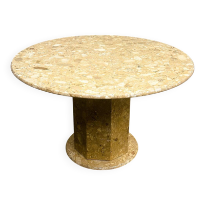 Table ronde sur pied en marbre brèche   Table de salle à manger vintage en pierre des années 1980   Postmoderne