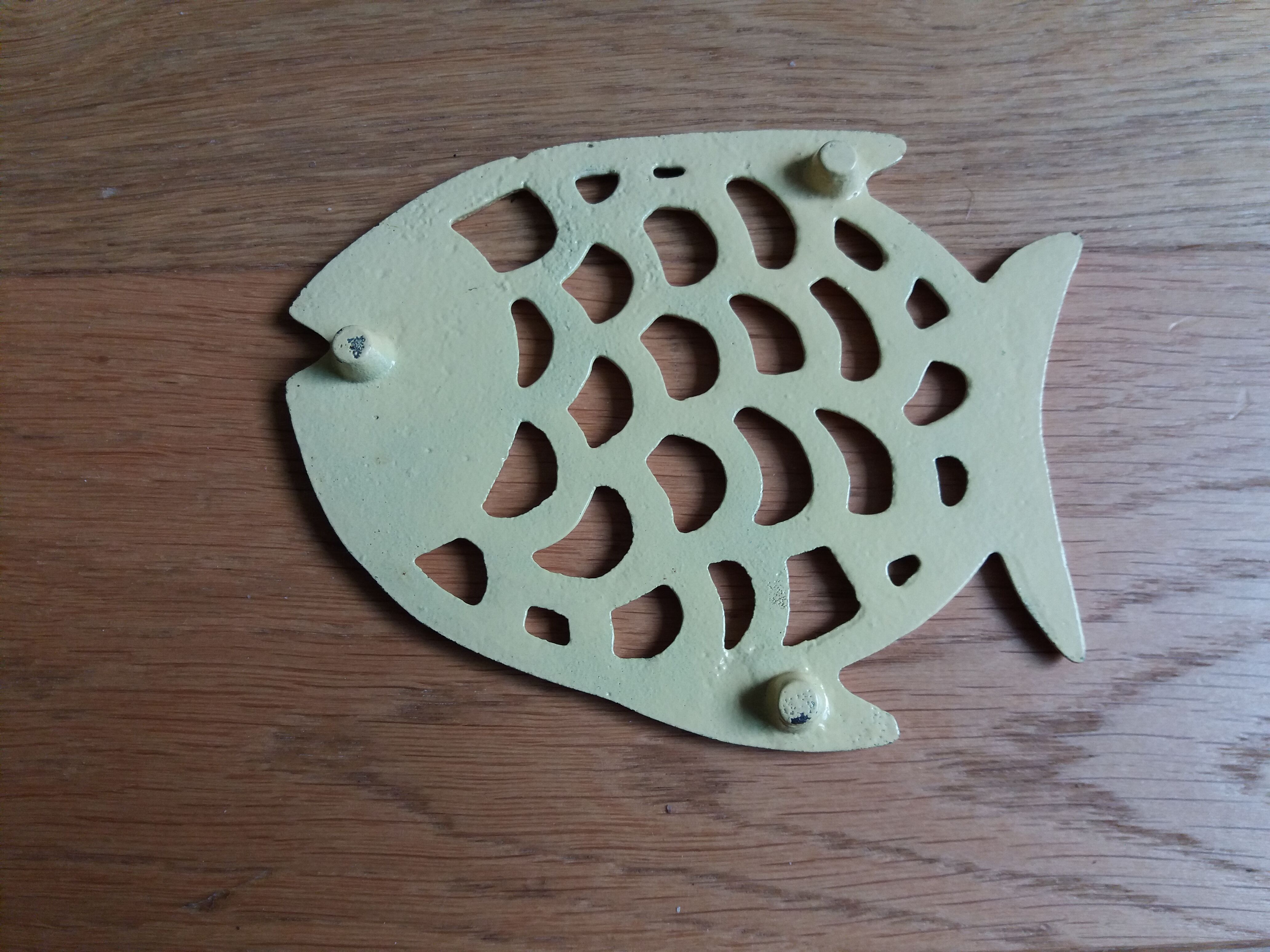 Cast iron underbody fish shape