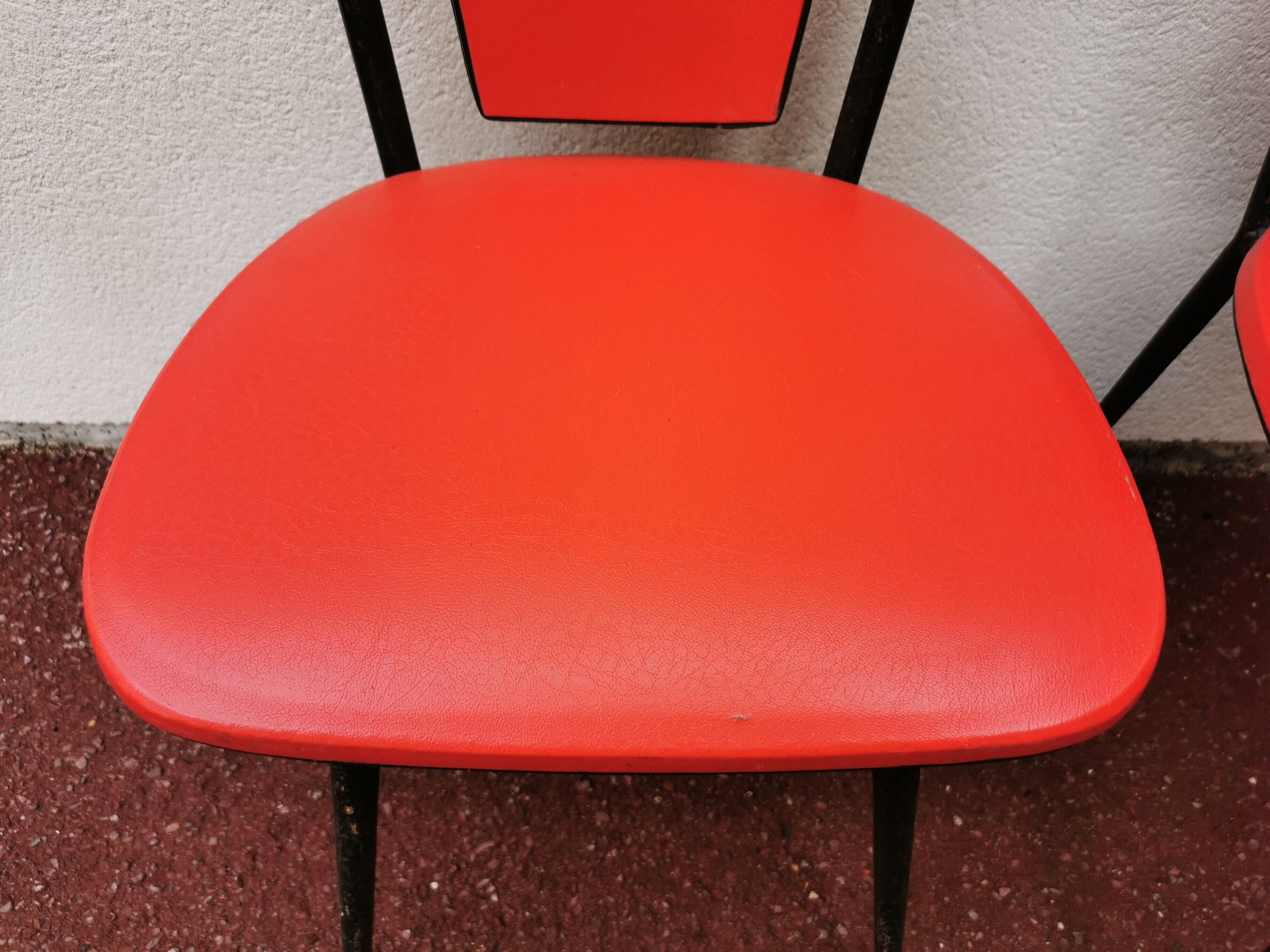 series of 6 Vintage red chairs design COLETTE GUEDEN 60s