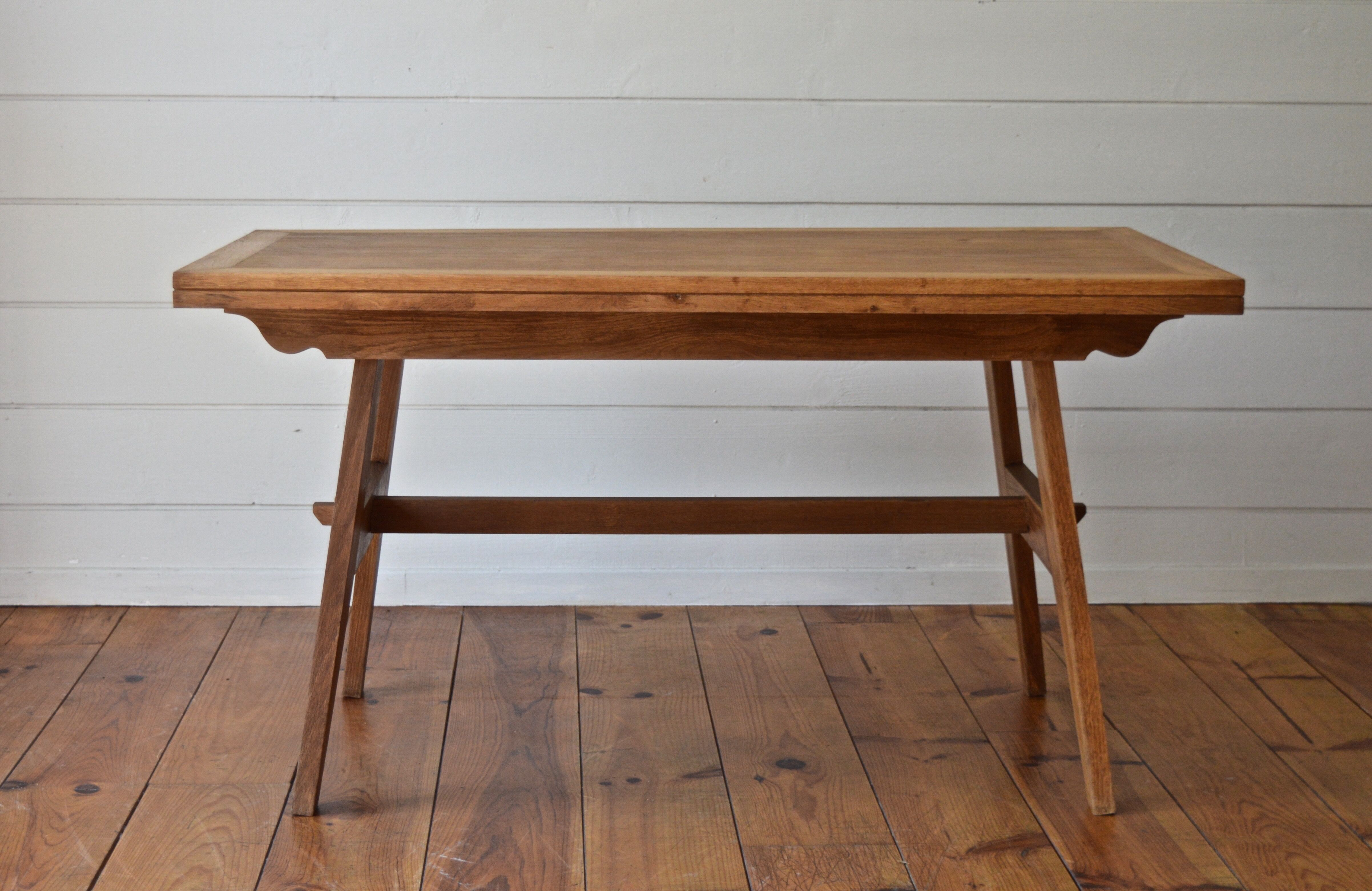 Table  'René Gabriel'
