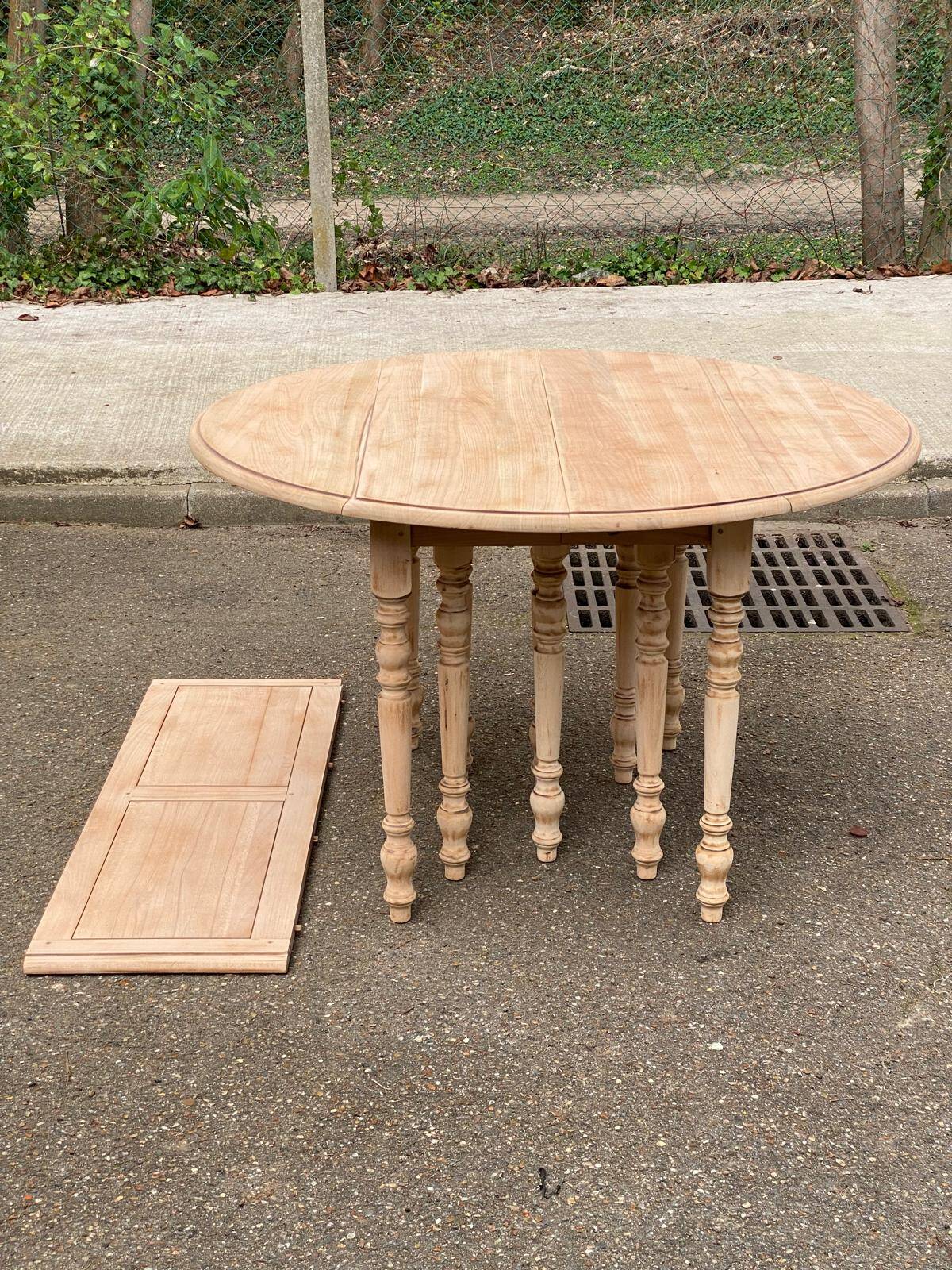 Renovated Louis Philippe extendable round banquet table with leaves, 10 feet.