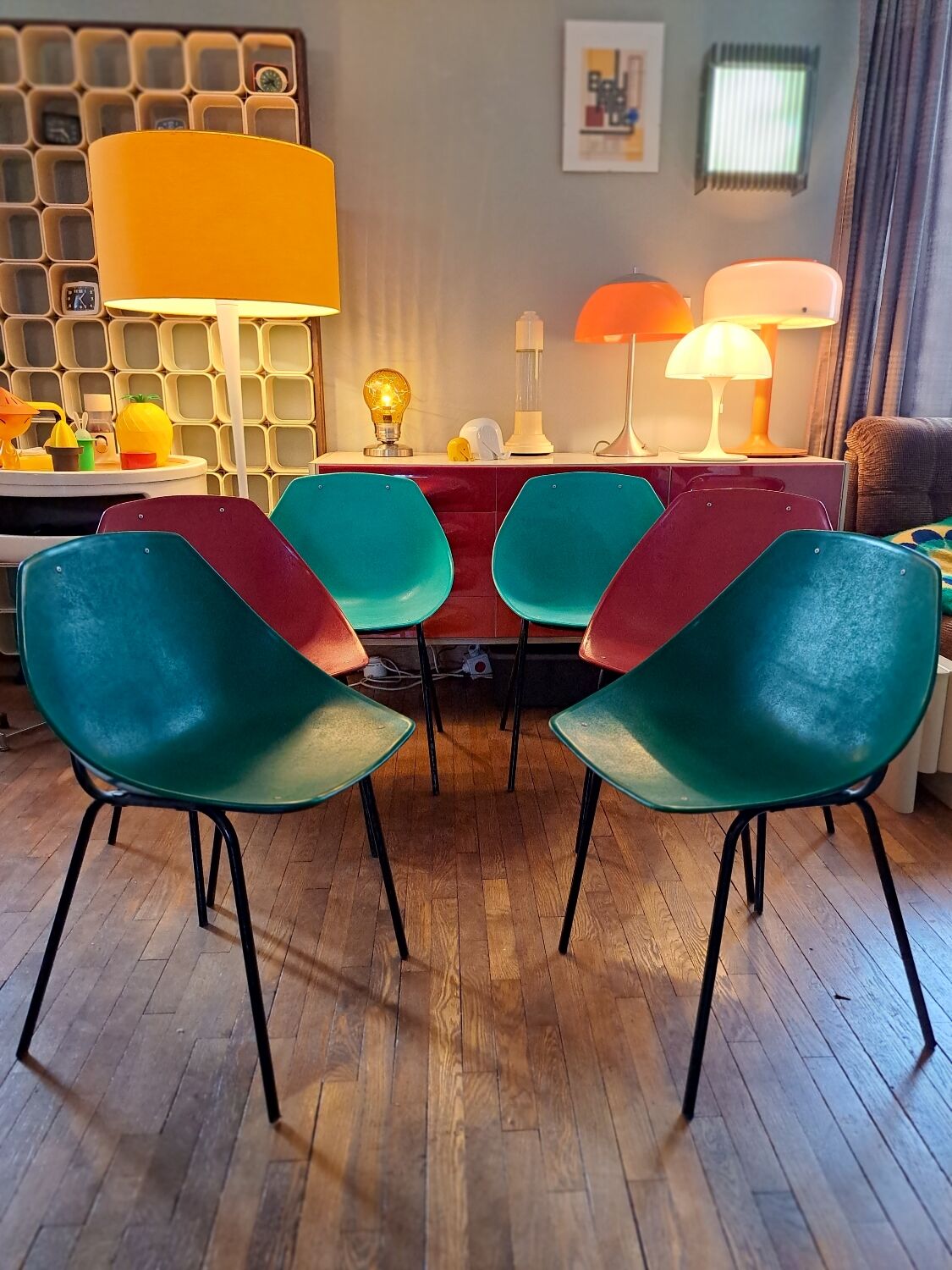 Suite of 5+1 shell chairs Pierre Guariche 1960