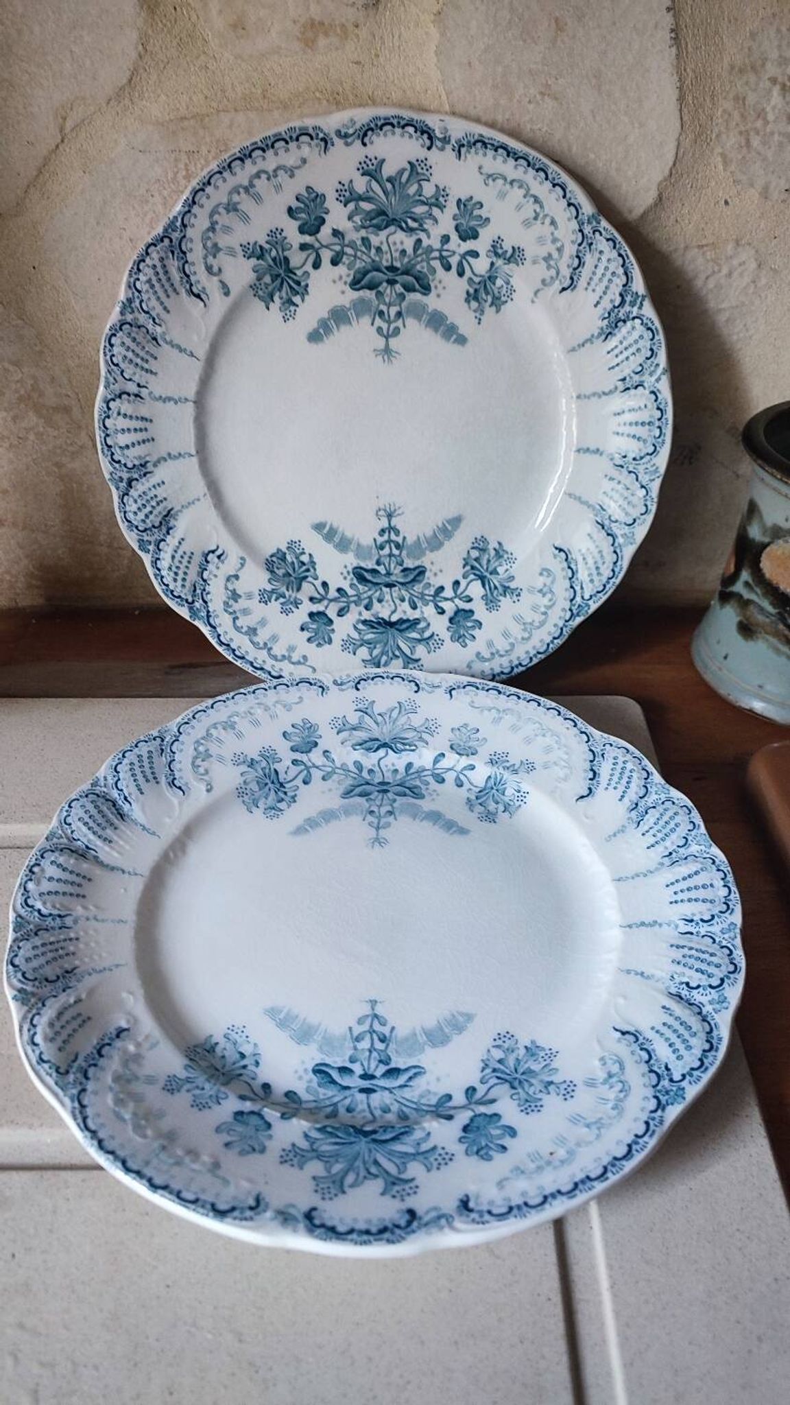 Paire d'assiettes à dessert Régence par saint Amand