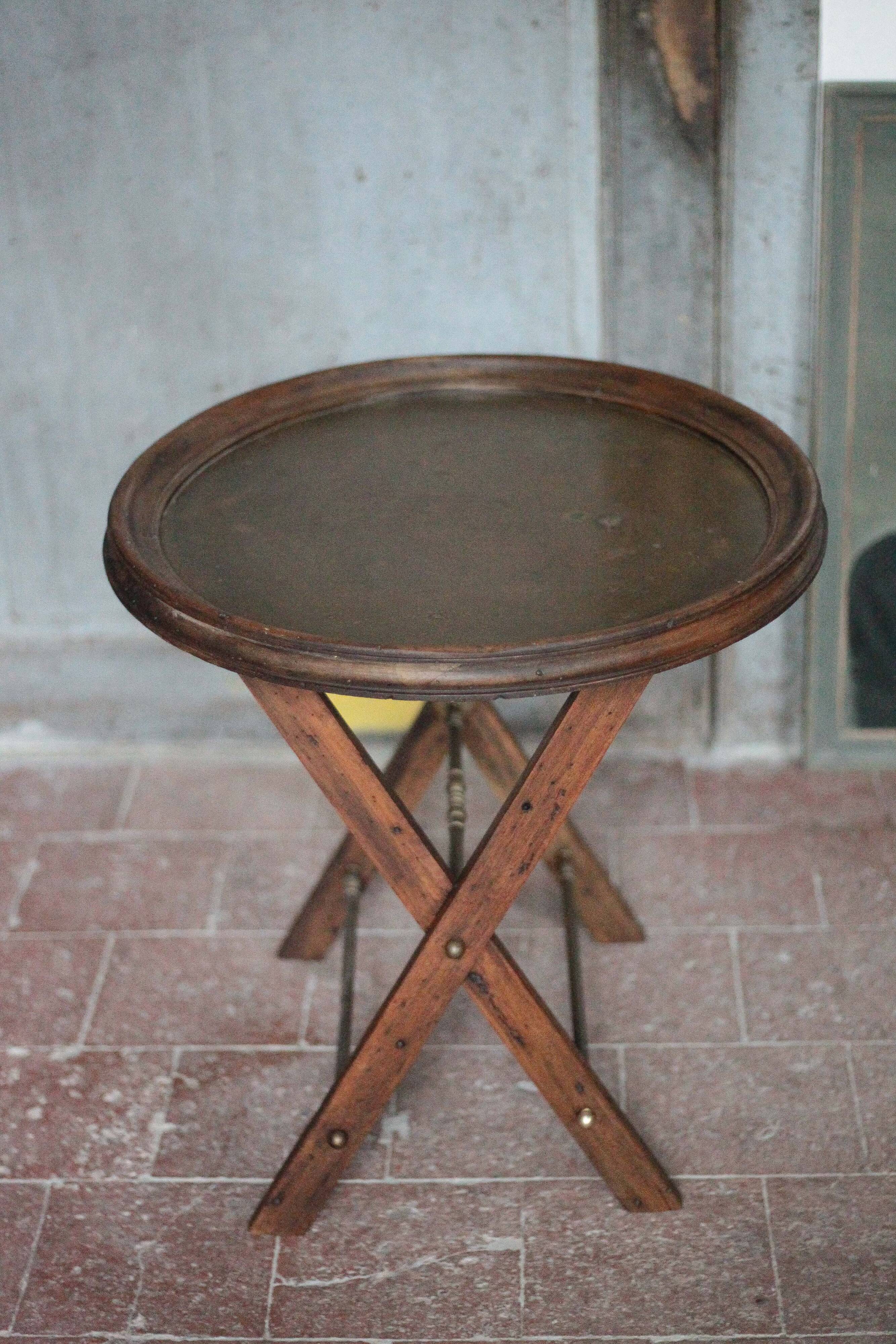 Small folding coffee table with a wooden top and brass in the Napoléon III style.